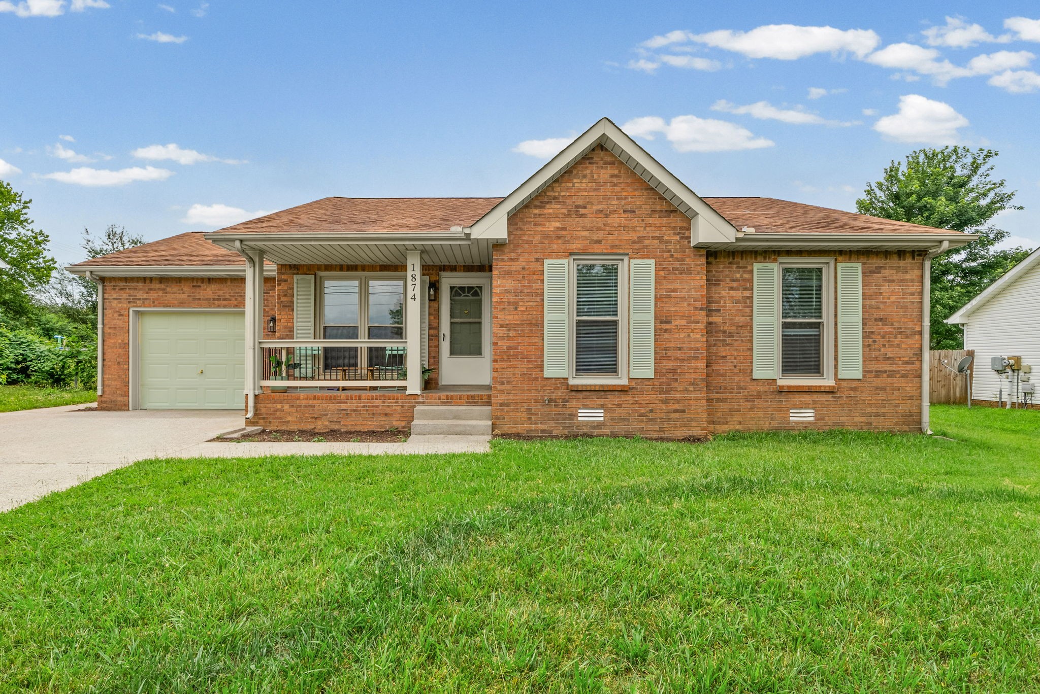 1874 Crestmont Ct