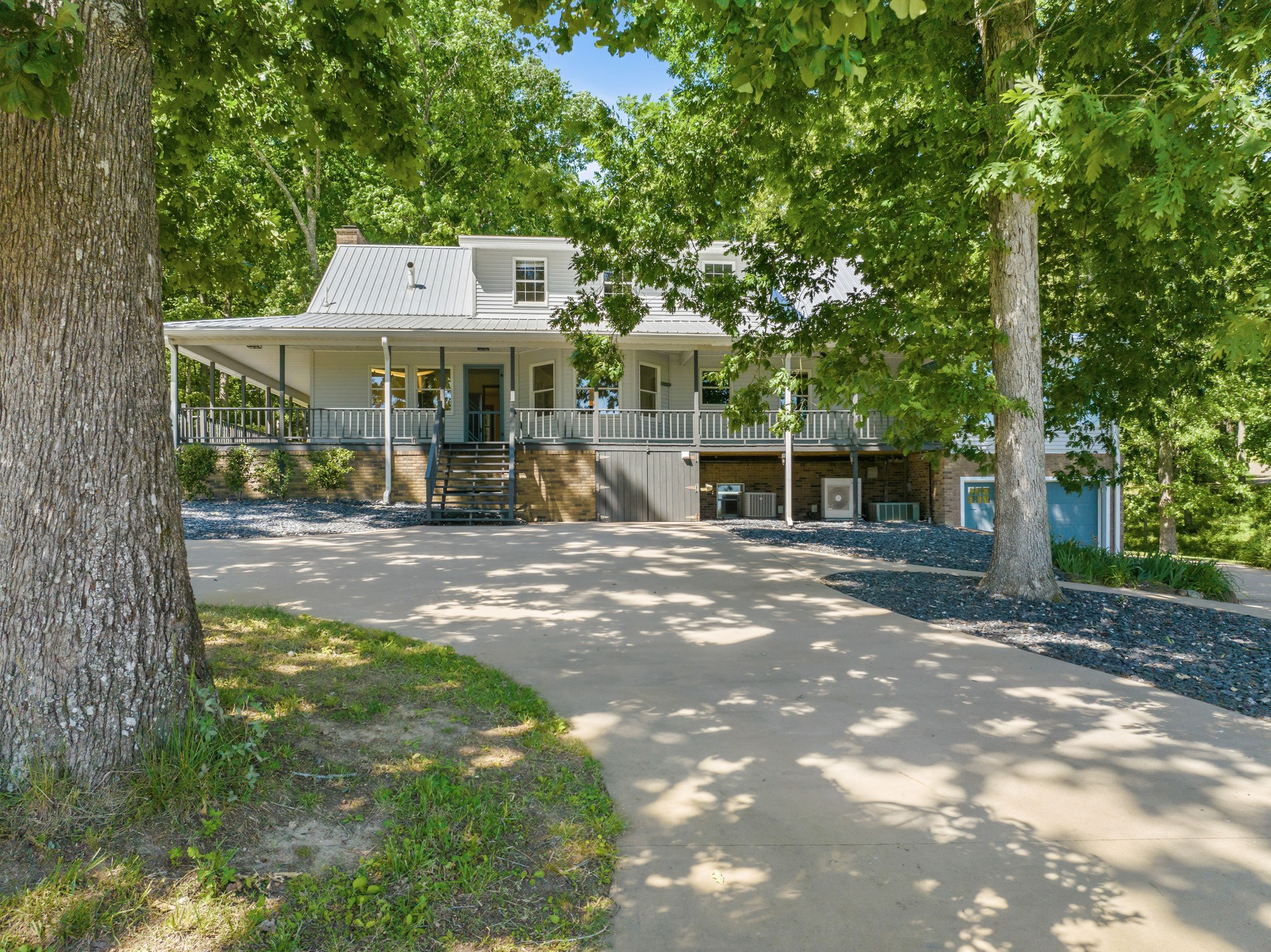 55 Bell Ln