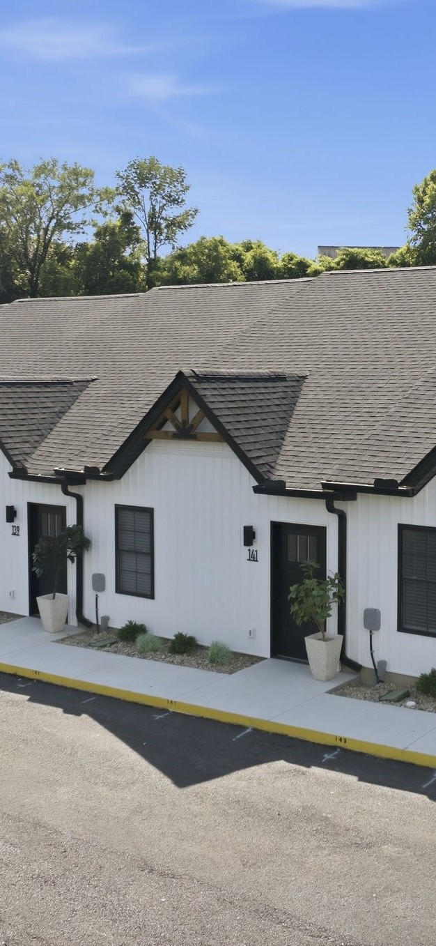 141 Deer Valley Drive E