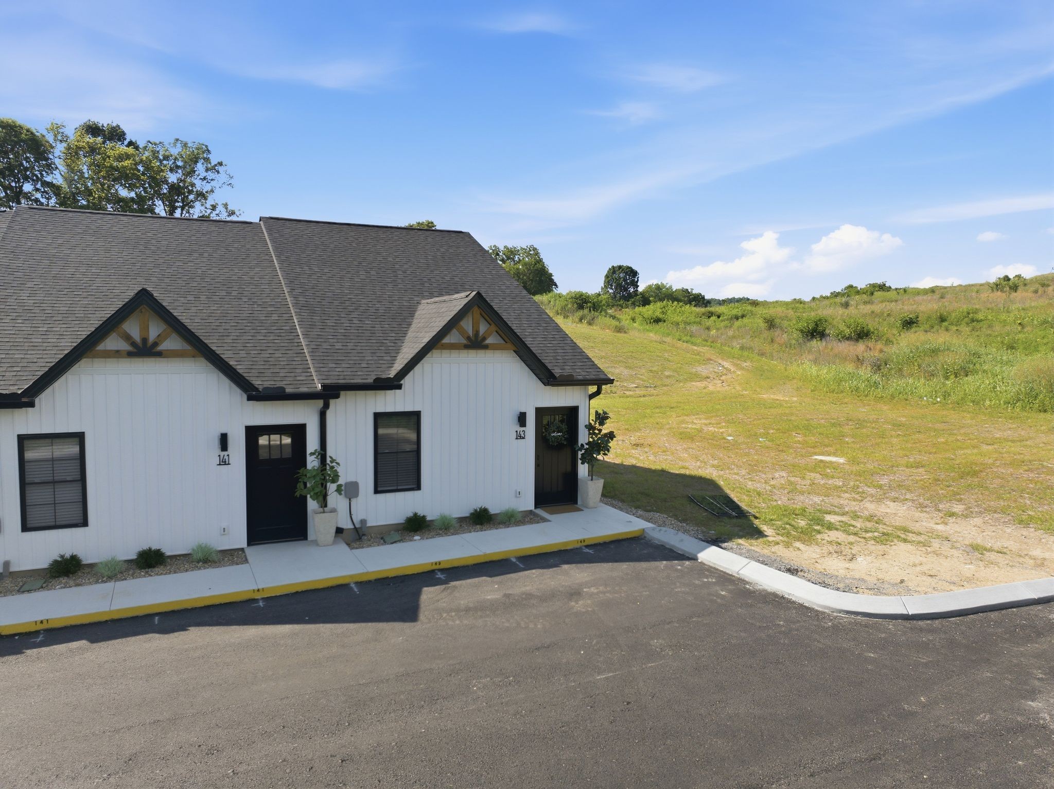 141 Deer Valley Drive E
