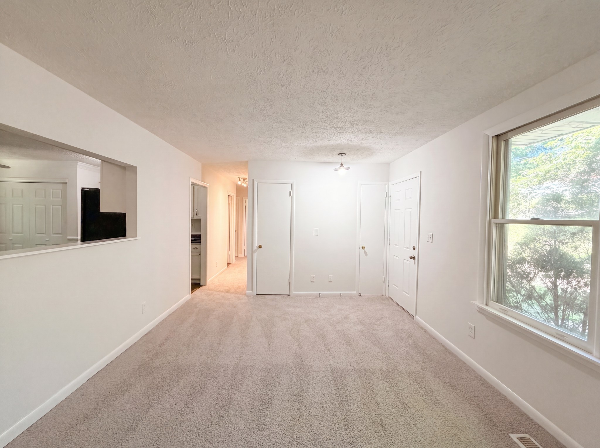 206 Diana Dr