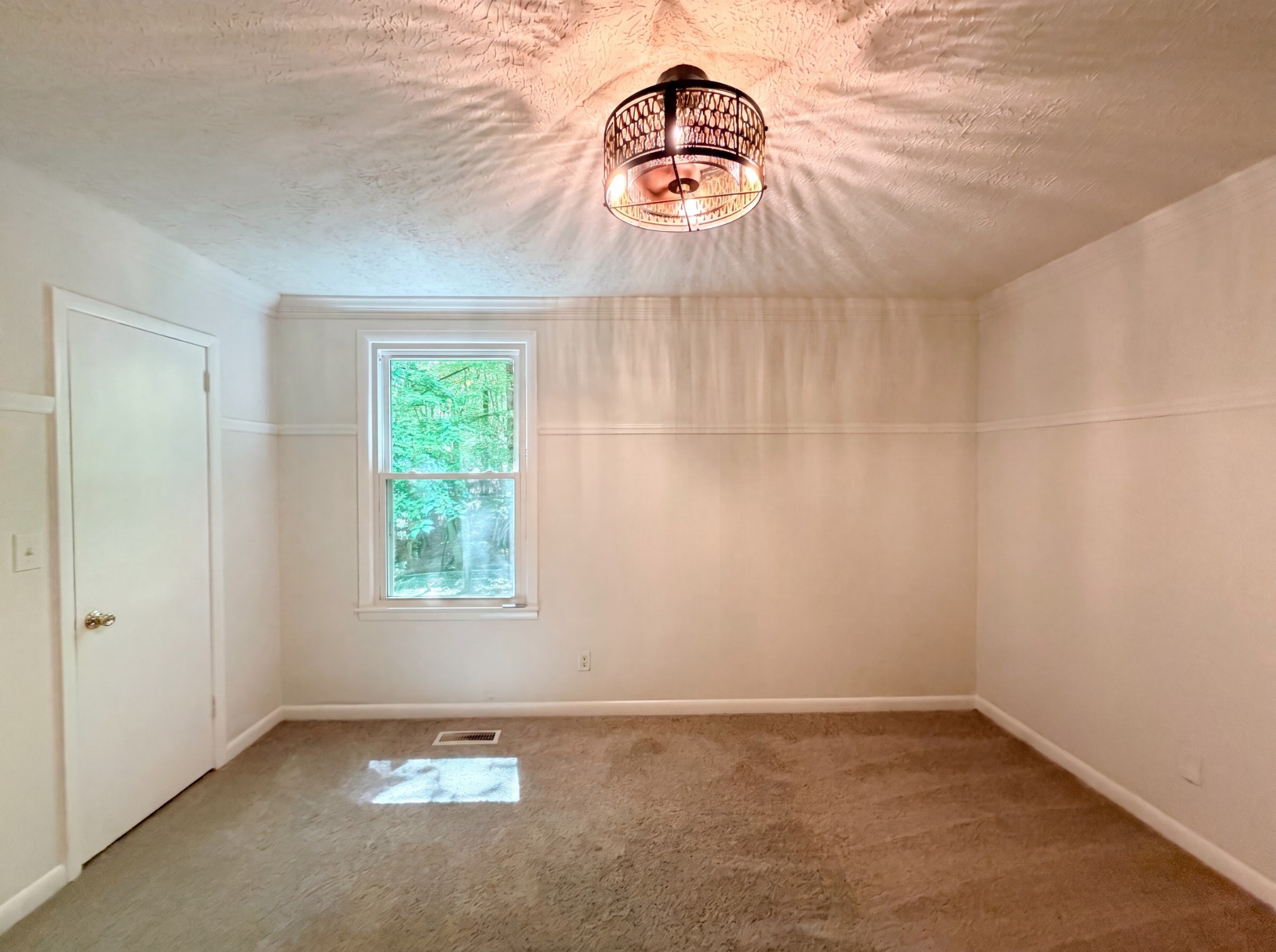 206 Diana Dr