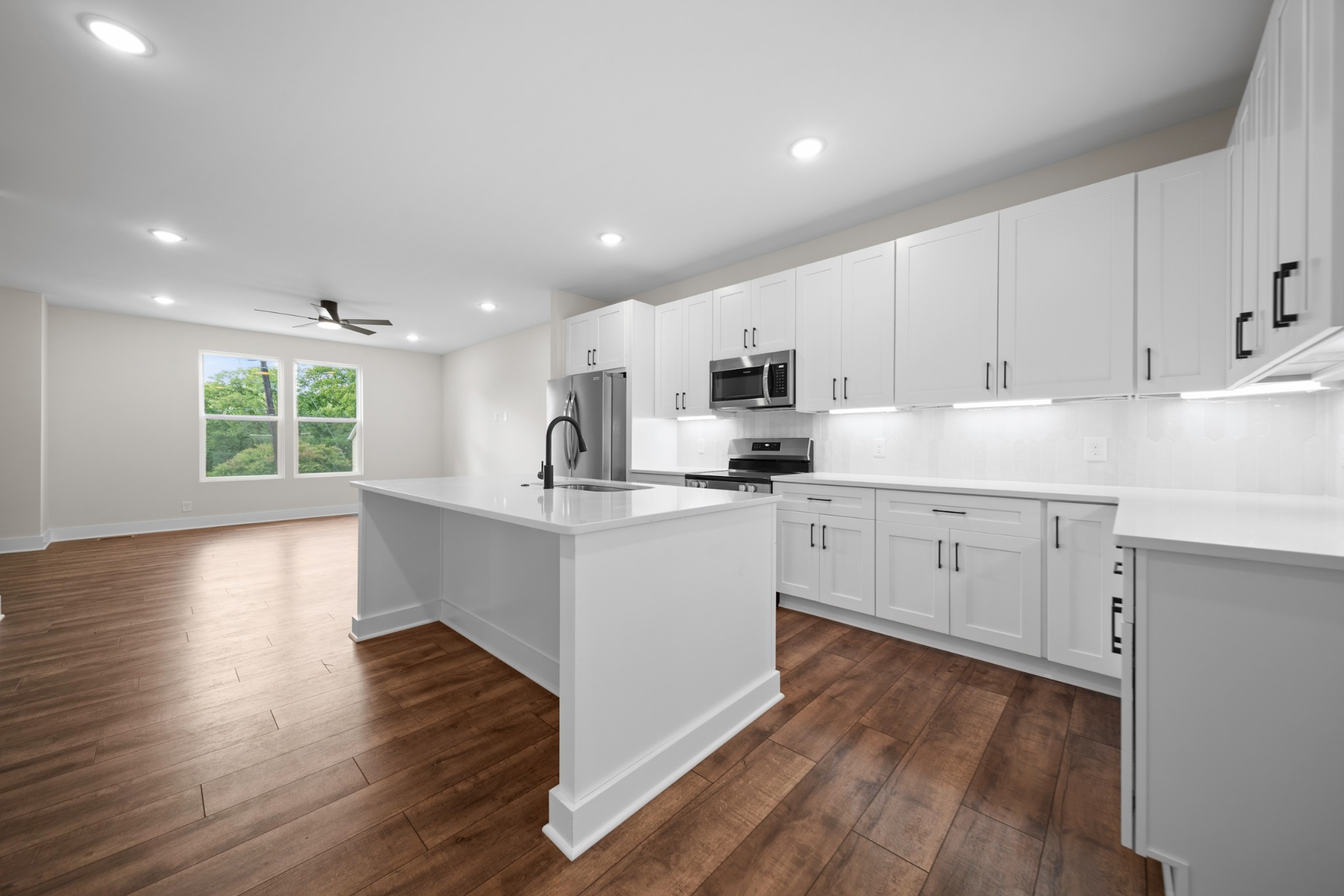 4929 Leesa Ann Ln