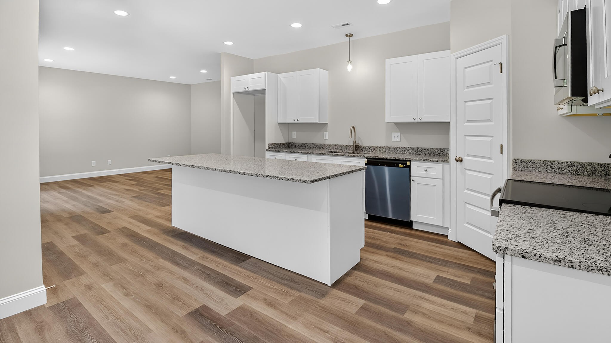 1407 Mountain View Road