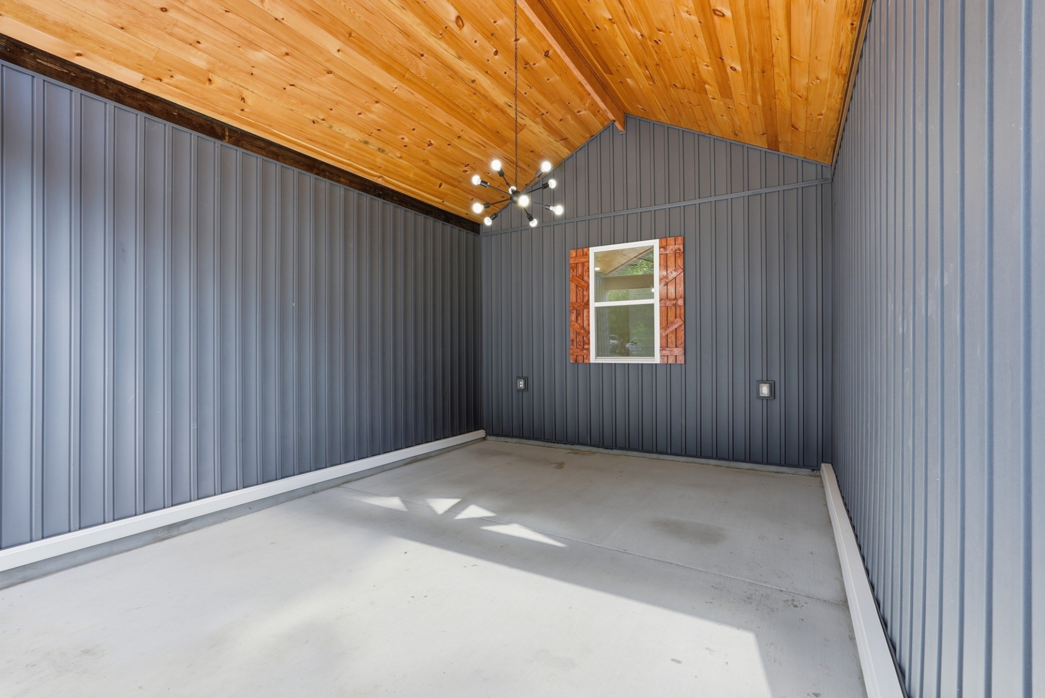 216 Twin Oaks Rd