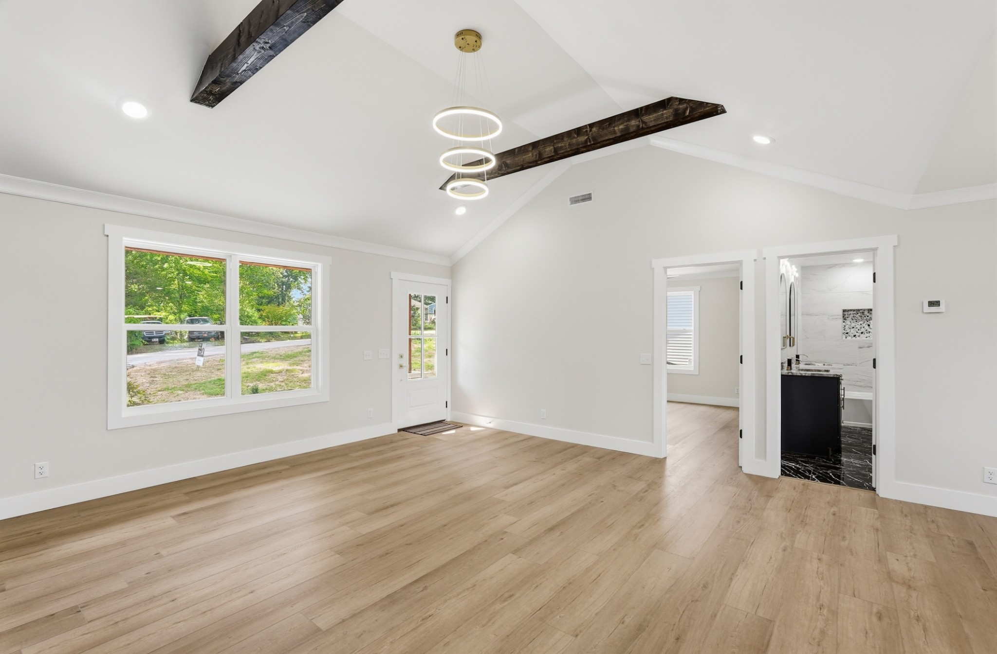 216 Twin Oaks Rd