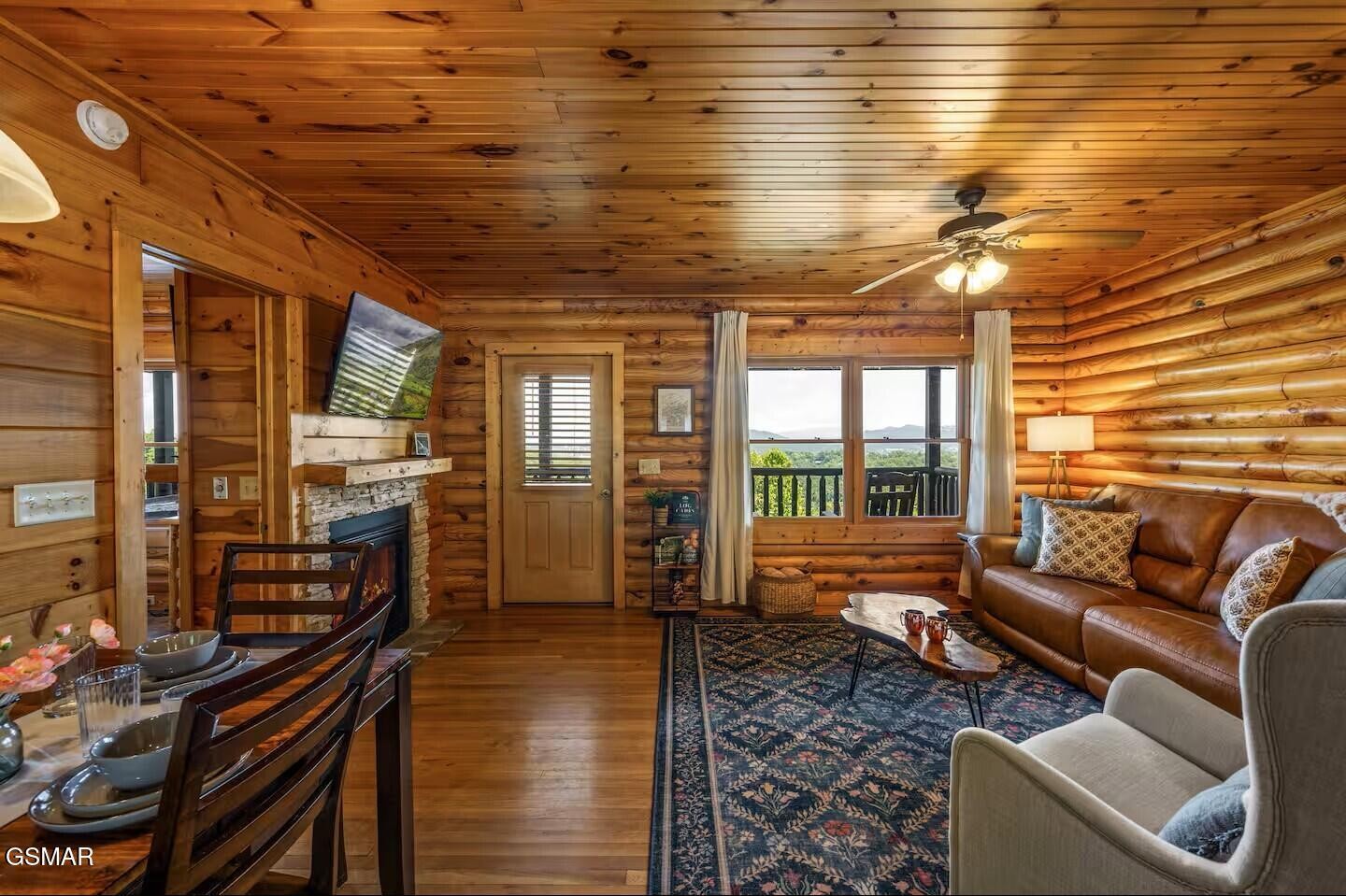 808 Peak Loop Way