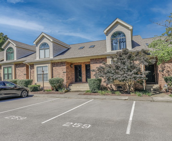 259 Glenstone Cir