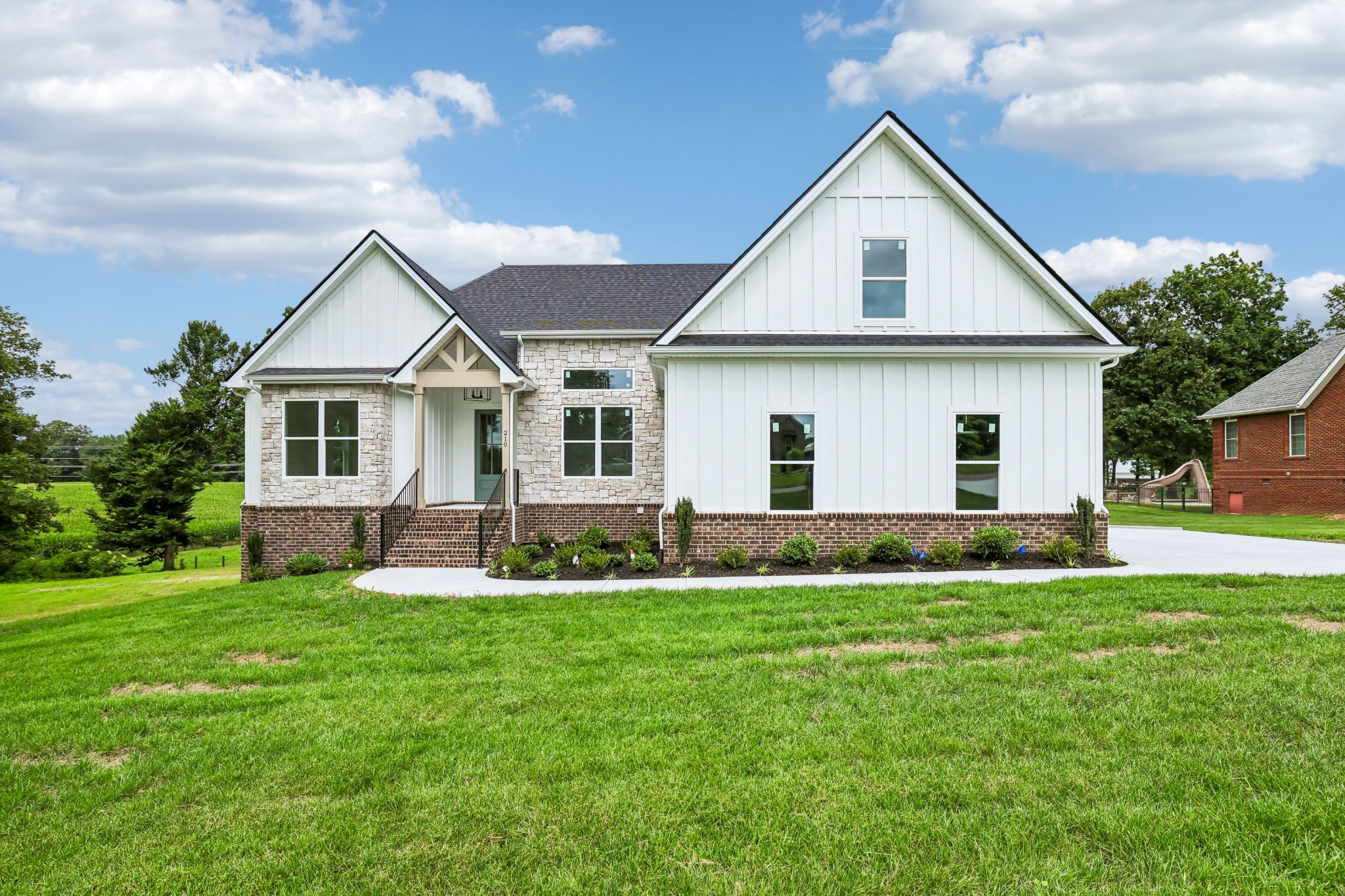210 Cascade Dr