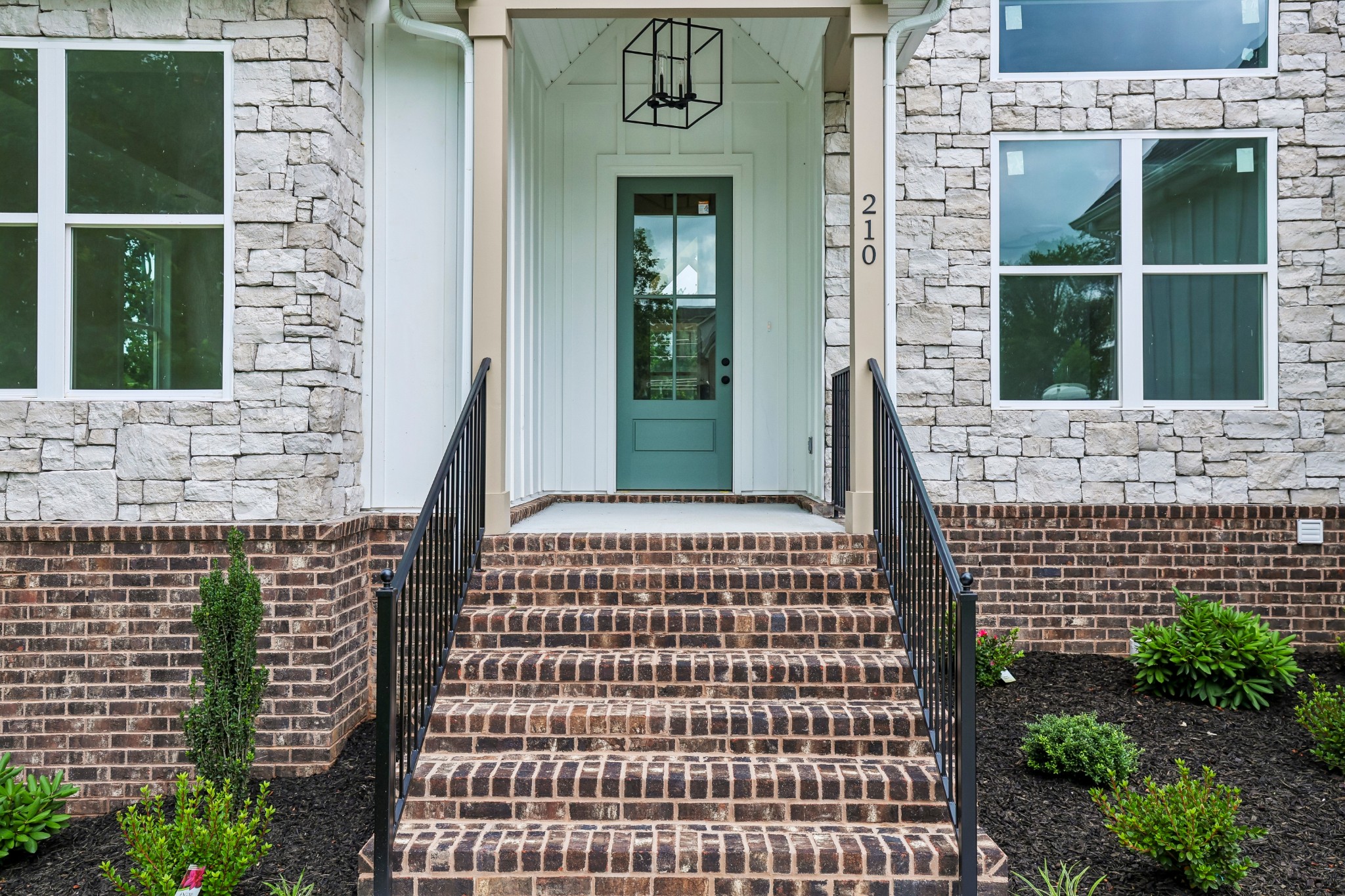 210 Cascade Dr