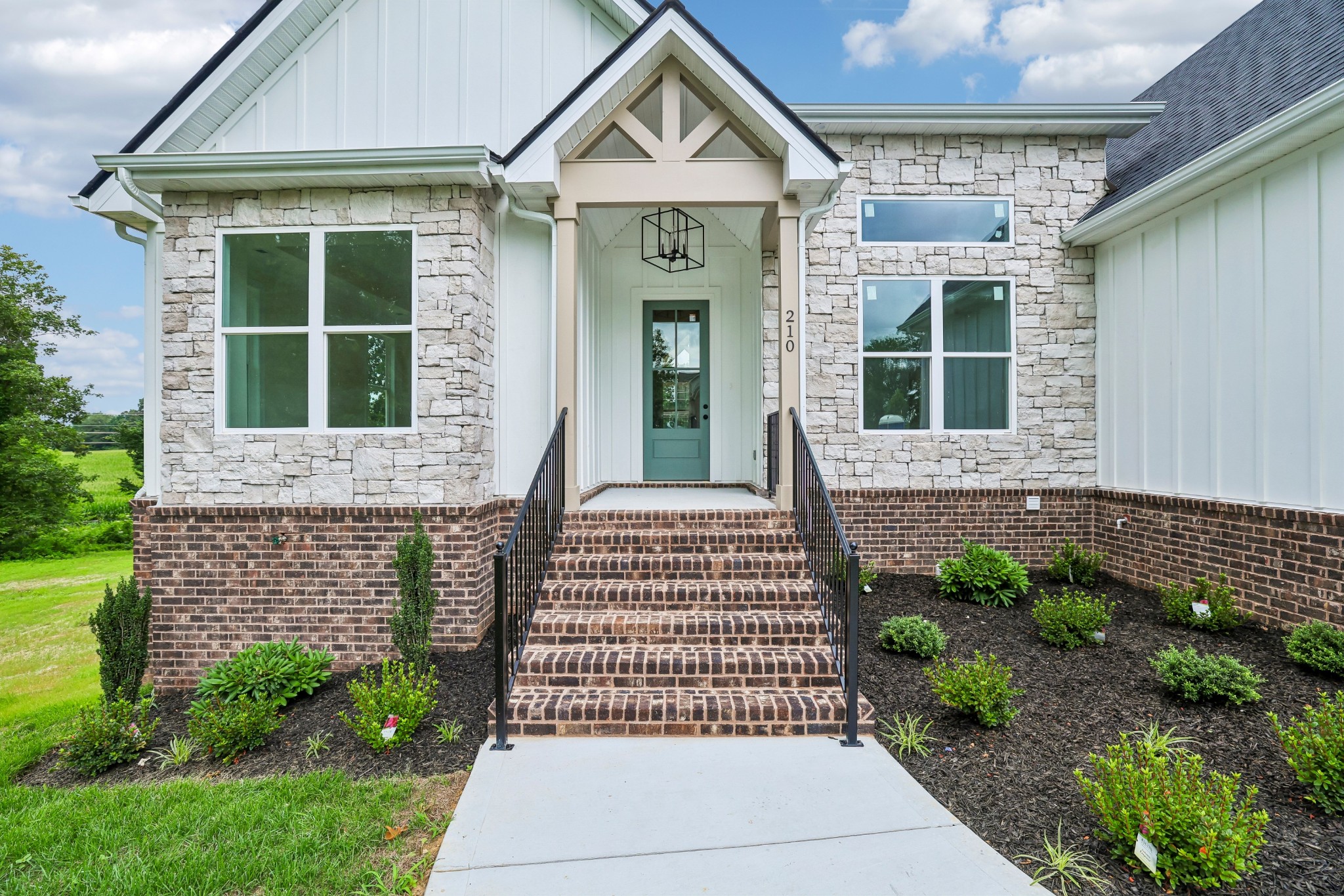 210 Cascade Dr