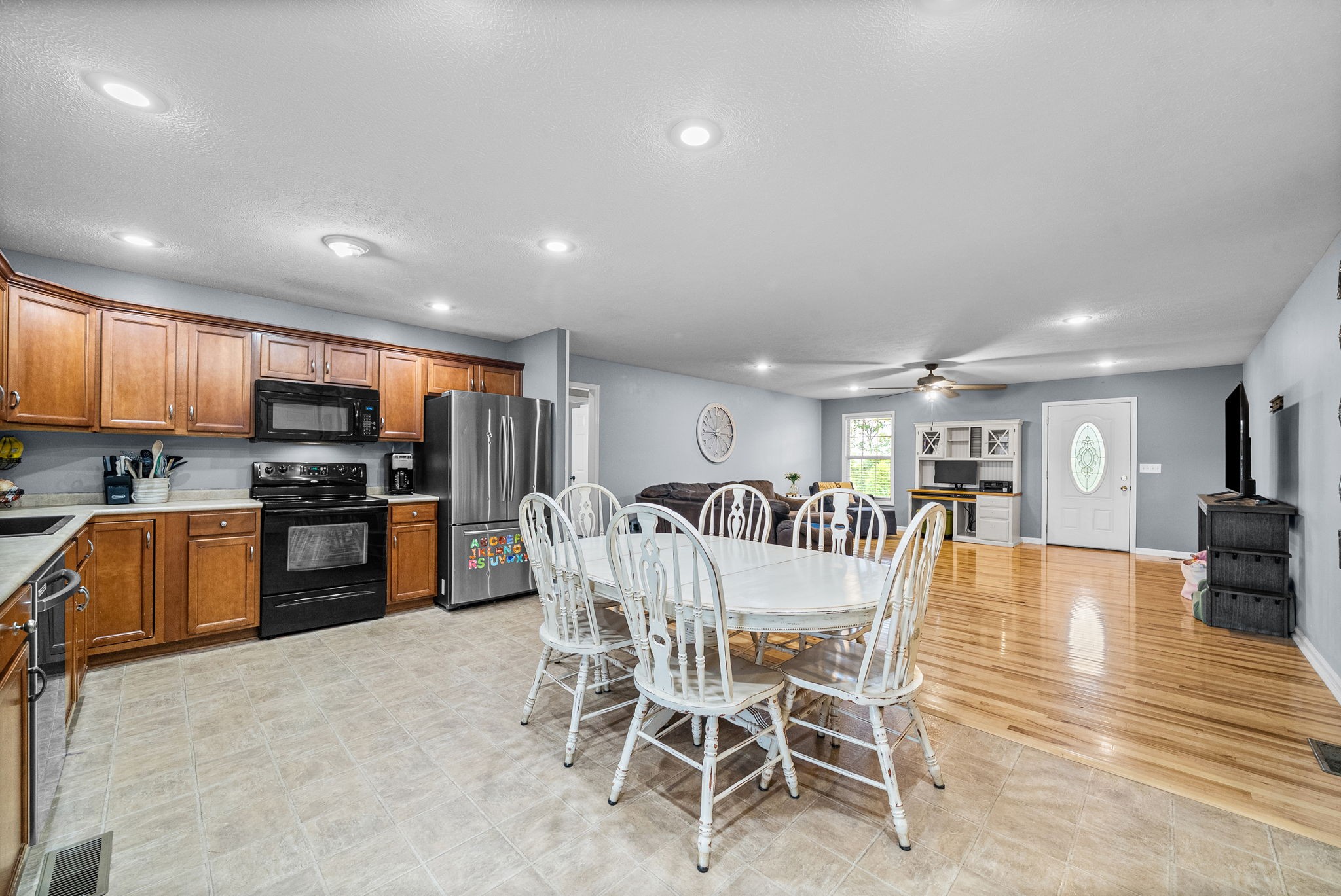 54 Victoria Dr
