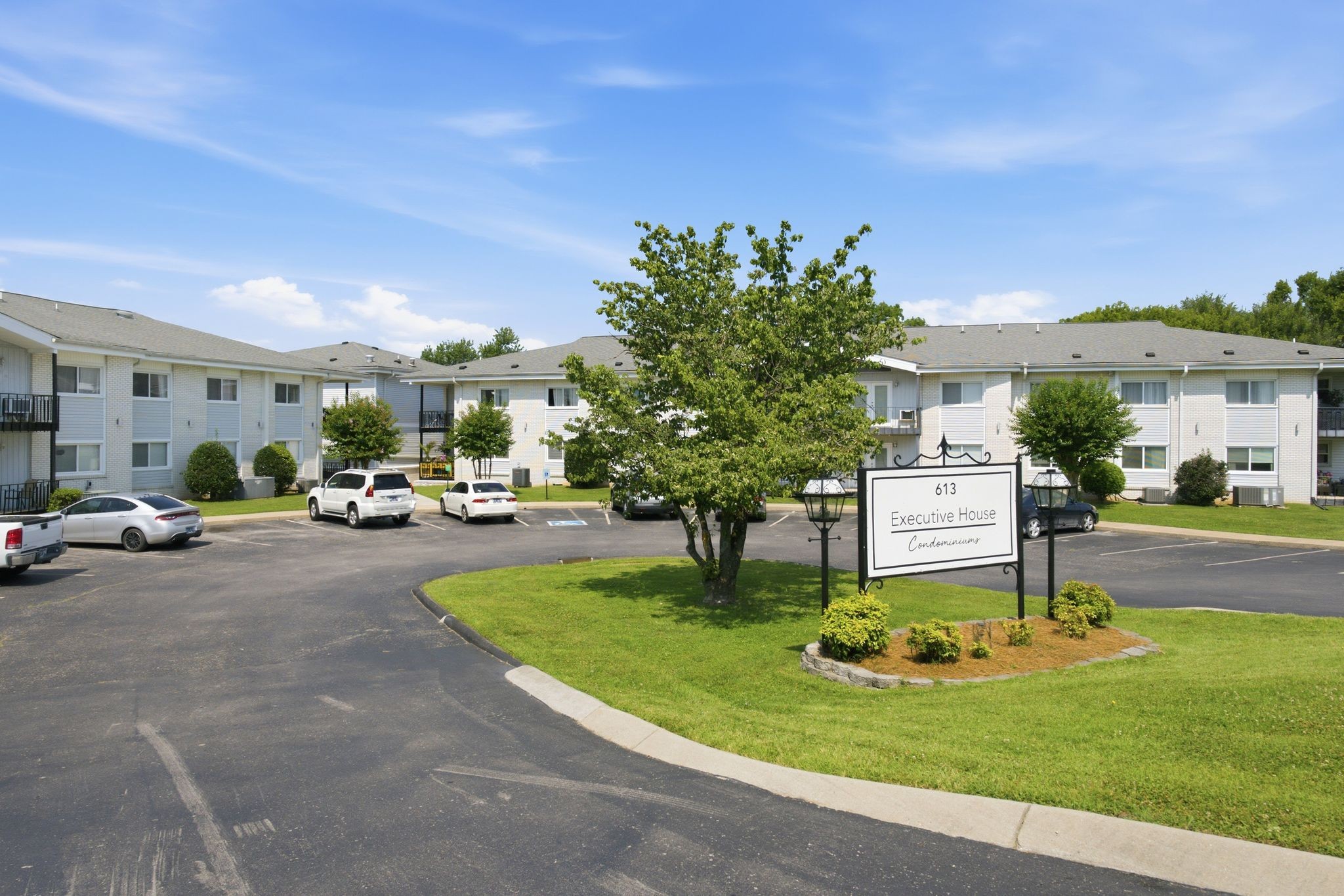 613 Hillsboro Rd