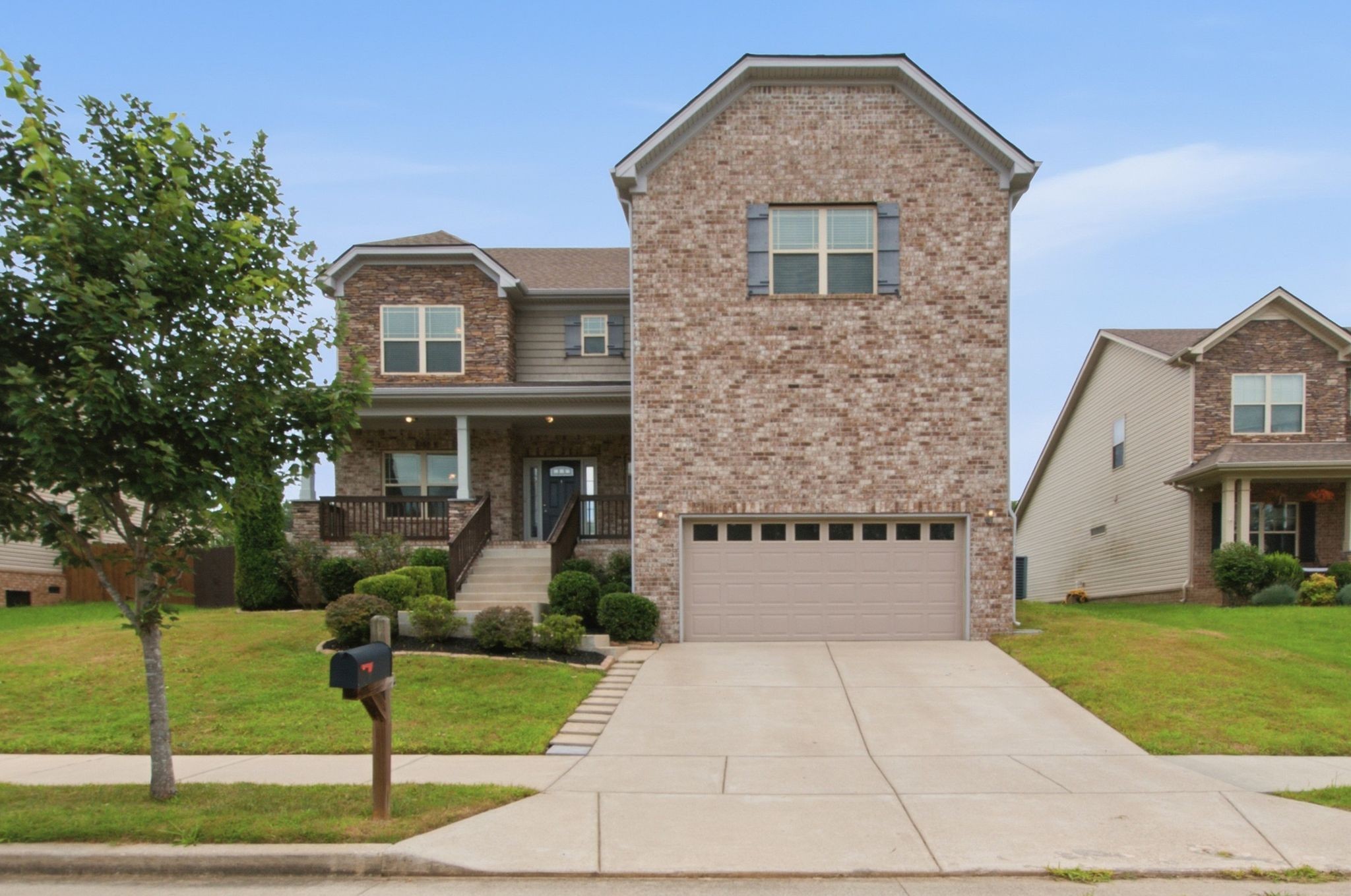 7409 Holly Leaf Way