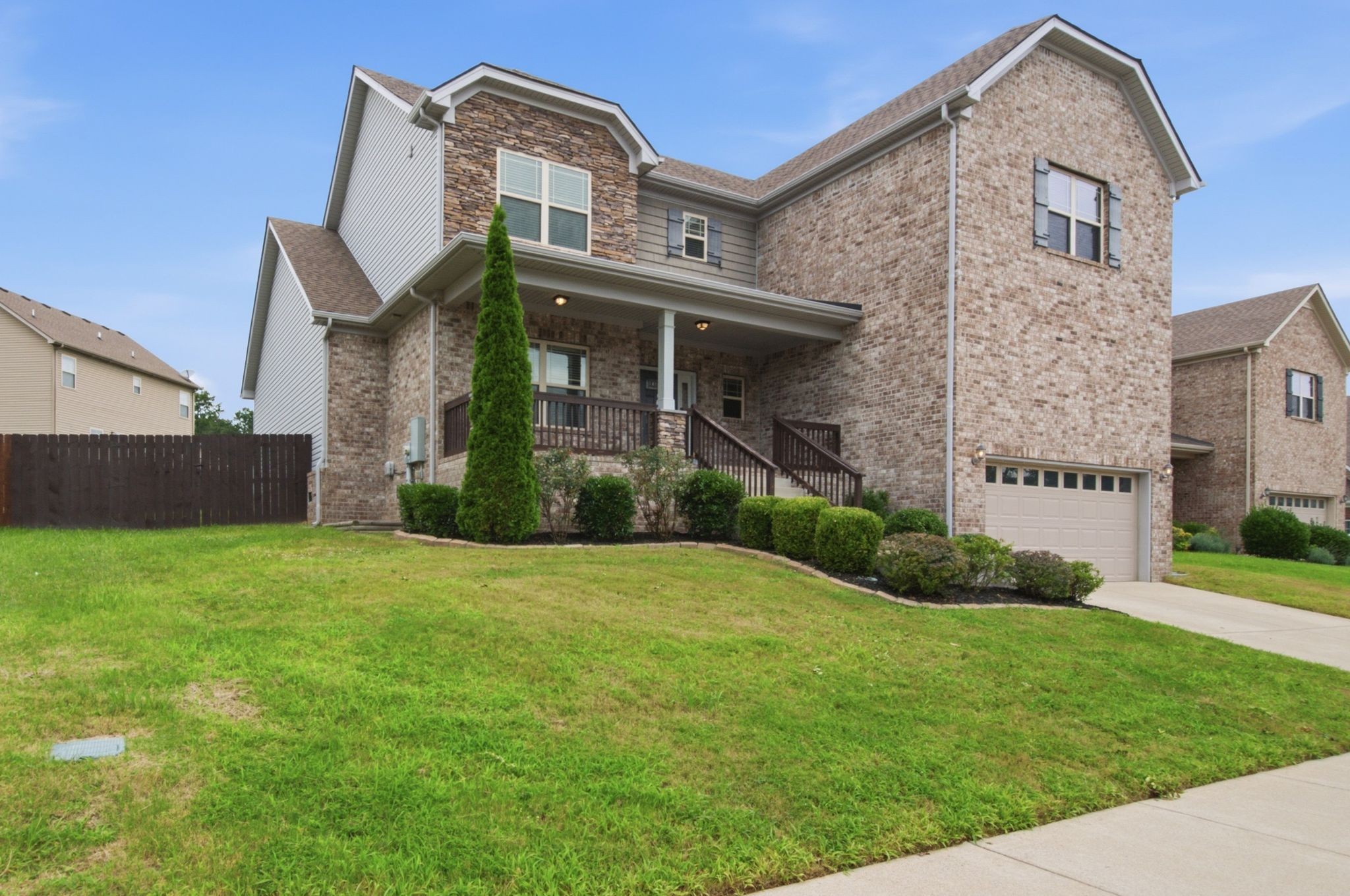 7409 Holly Leaf Way