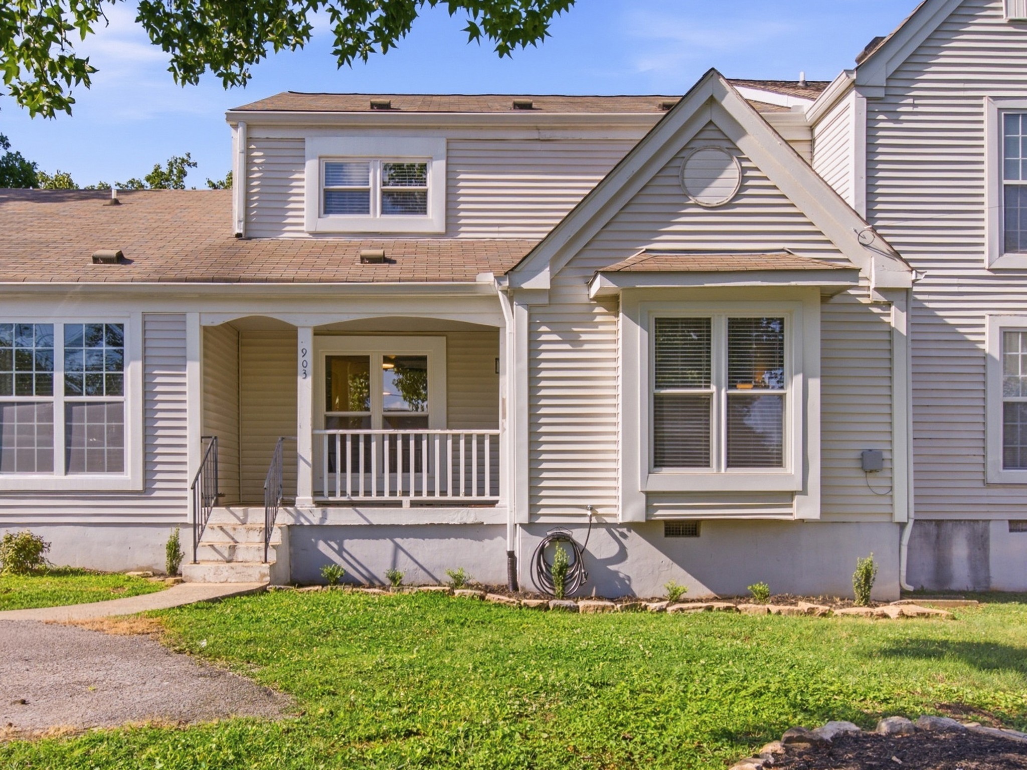 903 Rachels Pl