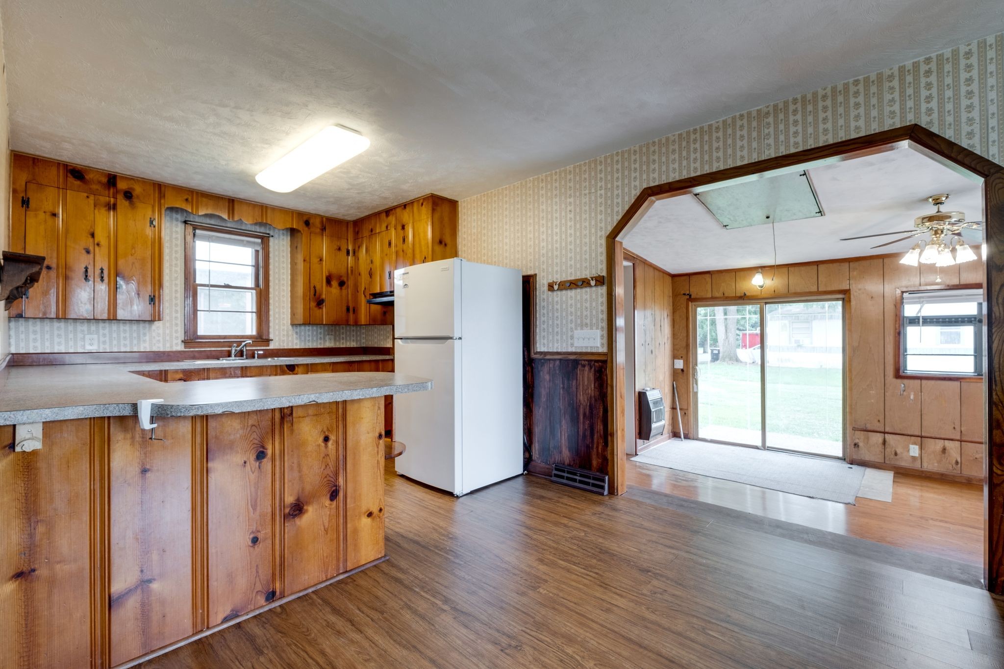 1329 Louisville Hwy