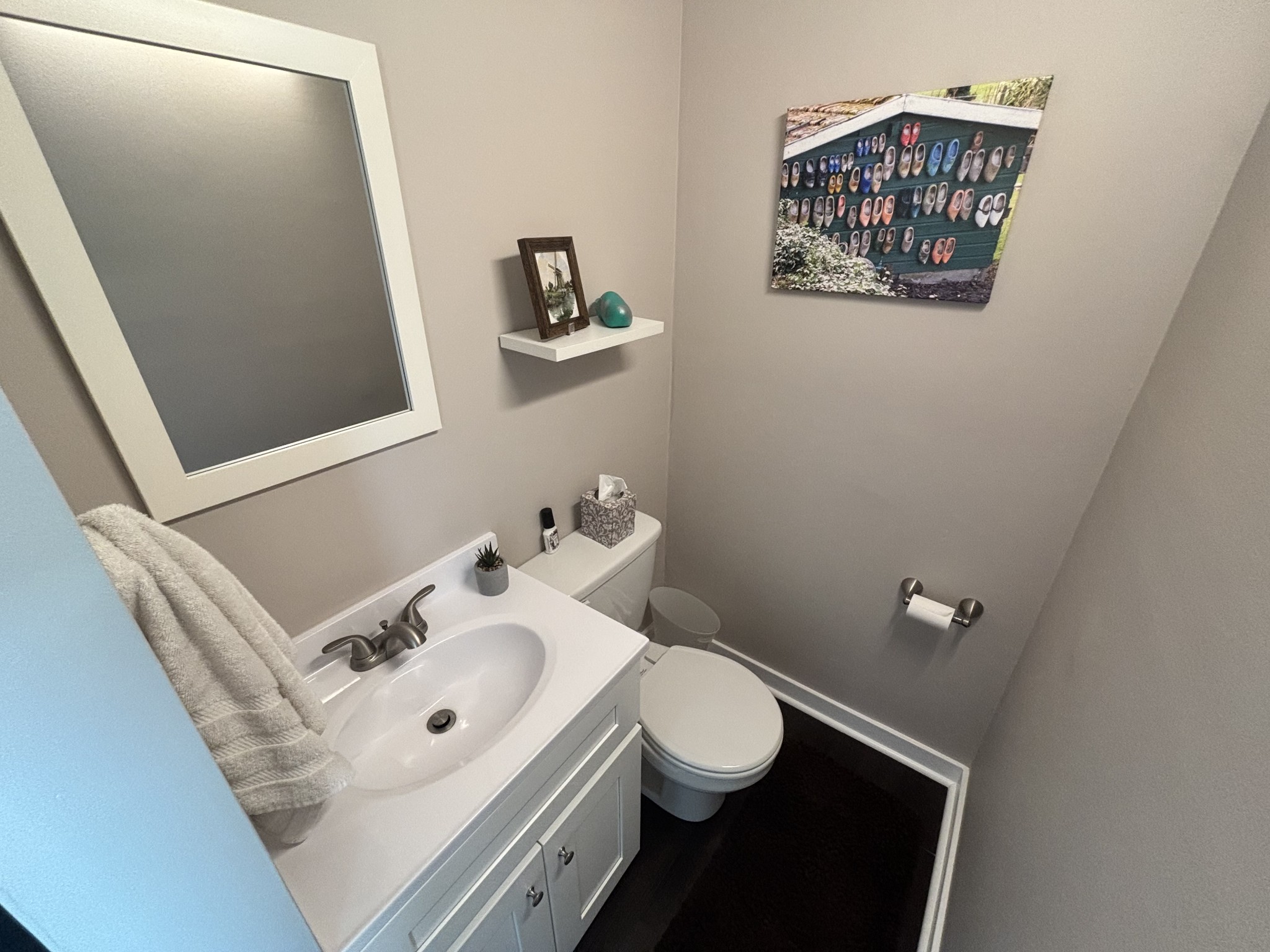 250 Donna Dr