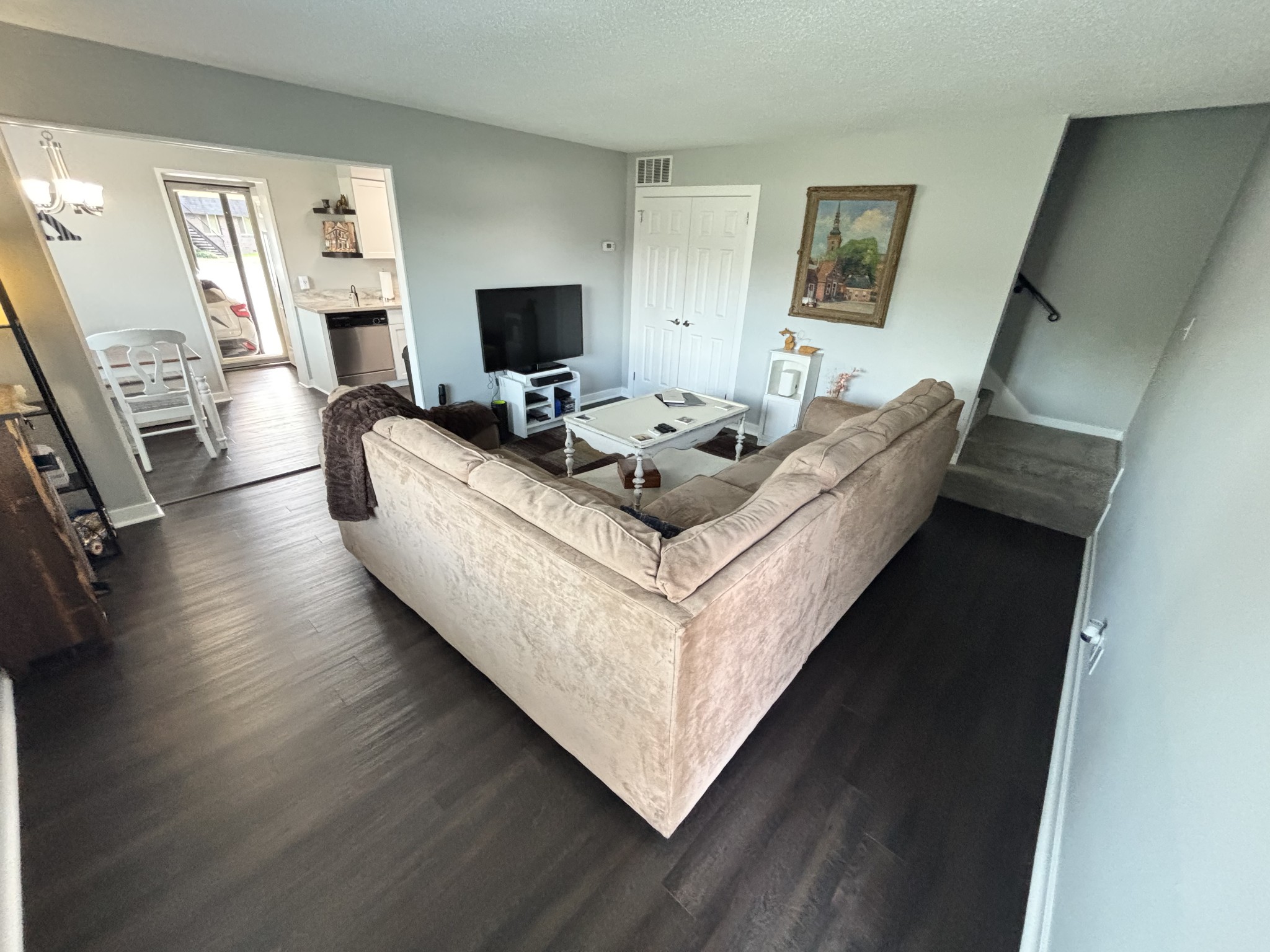 250 Donna Dr