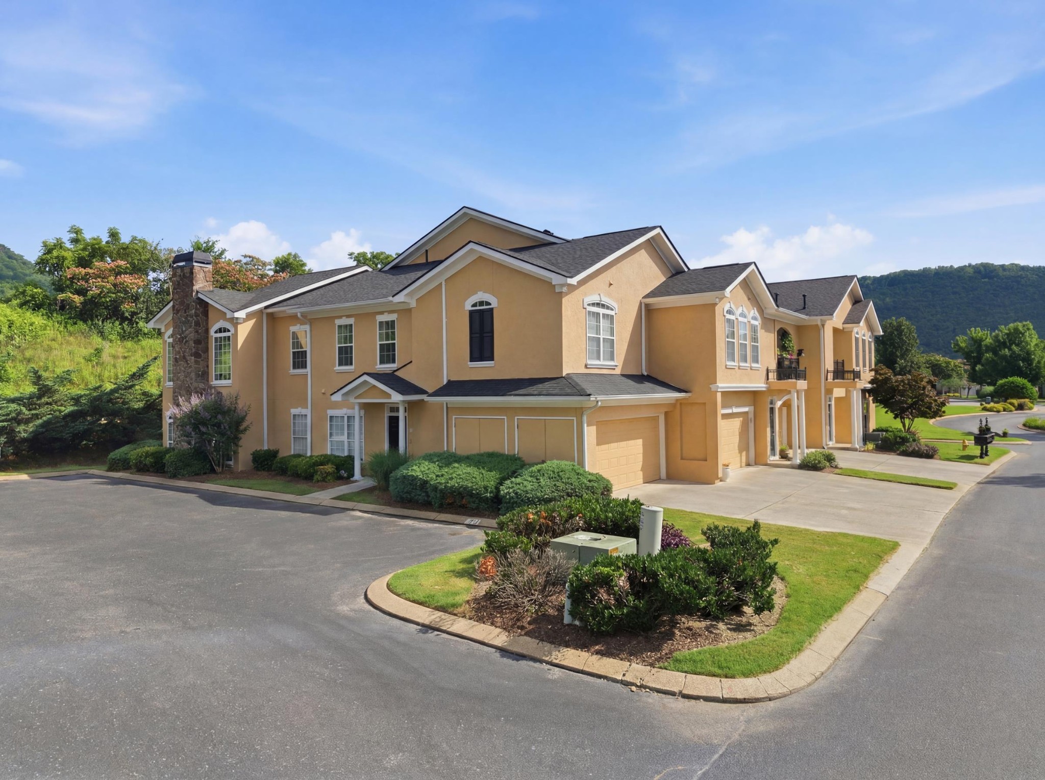 309 Renaissance Court