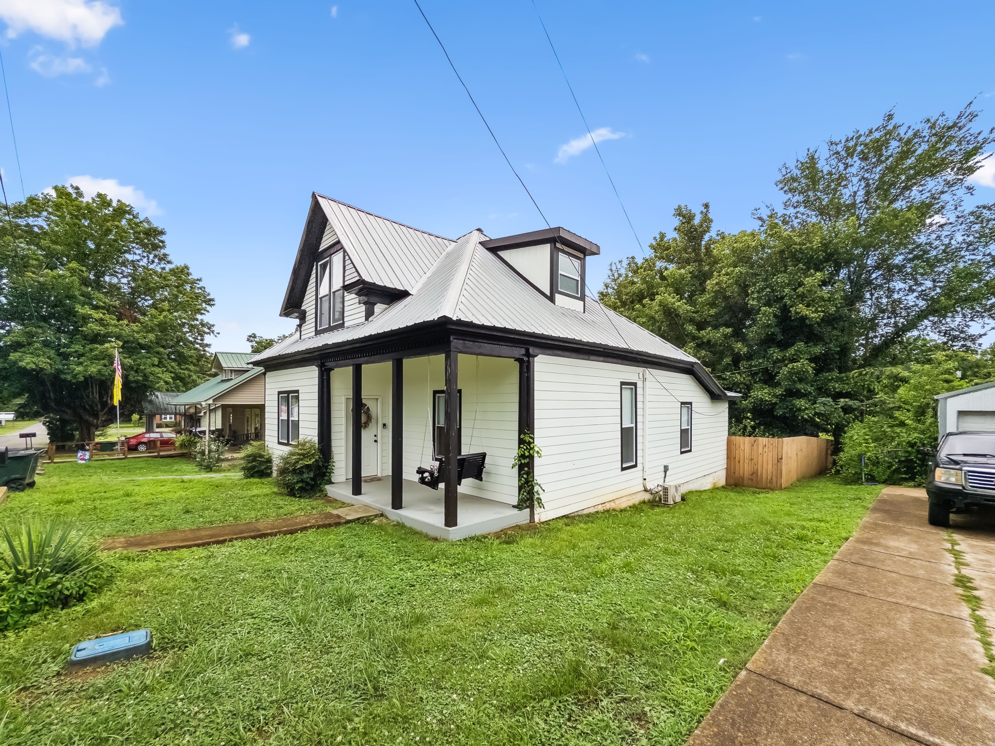 118 Nall Ave