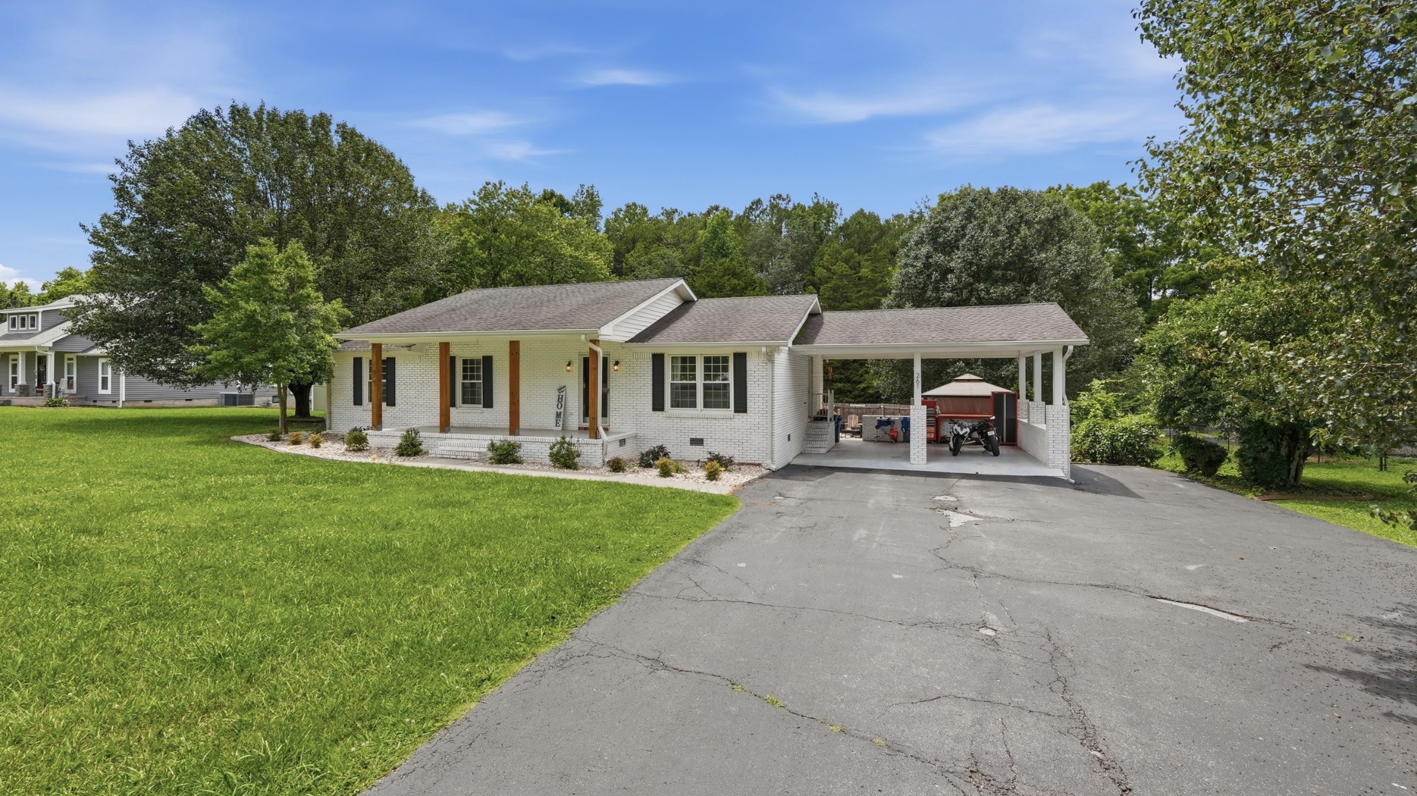 261 Hillcrest Rd