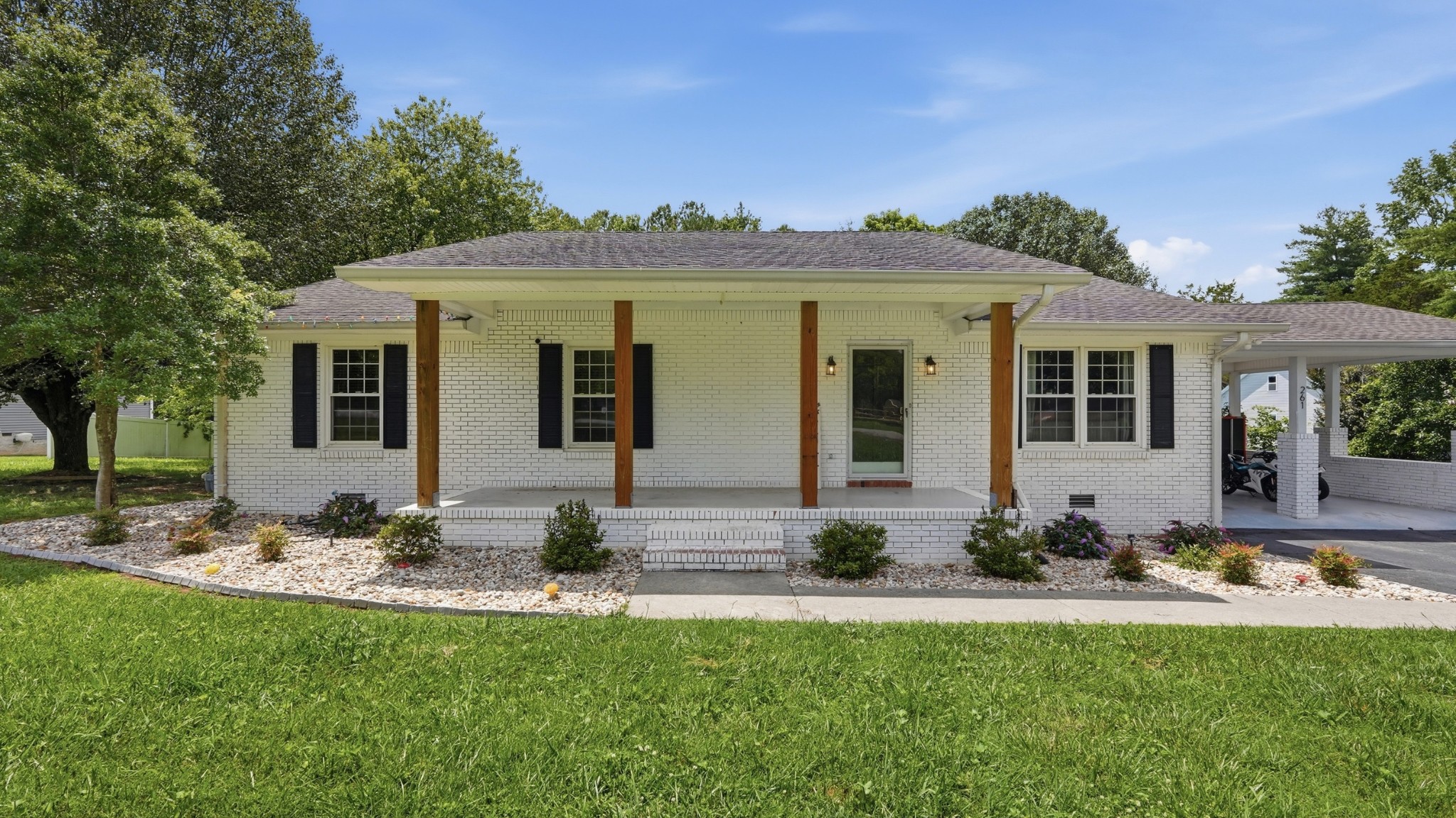 261 Hillcrest Rd