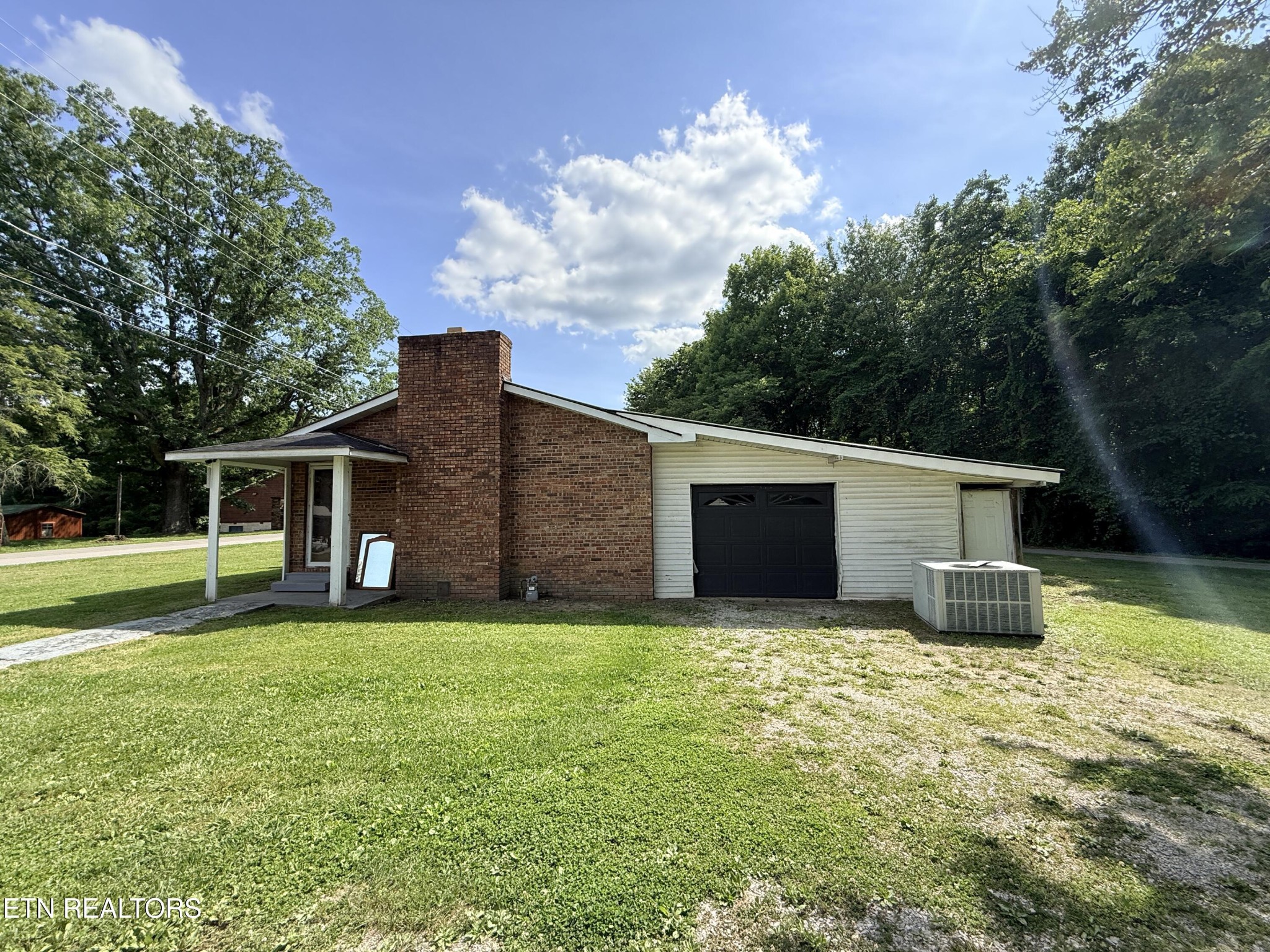 331 White Oak St