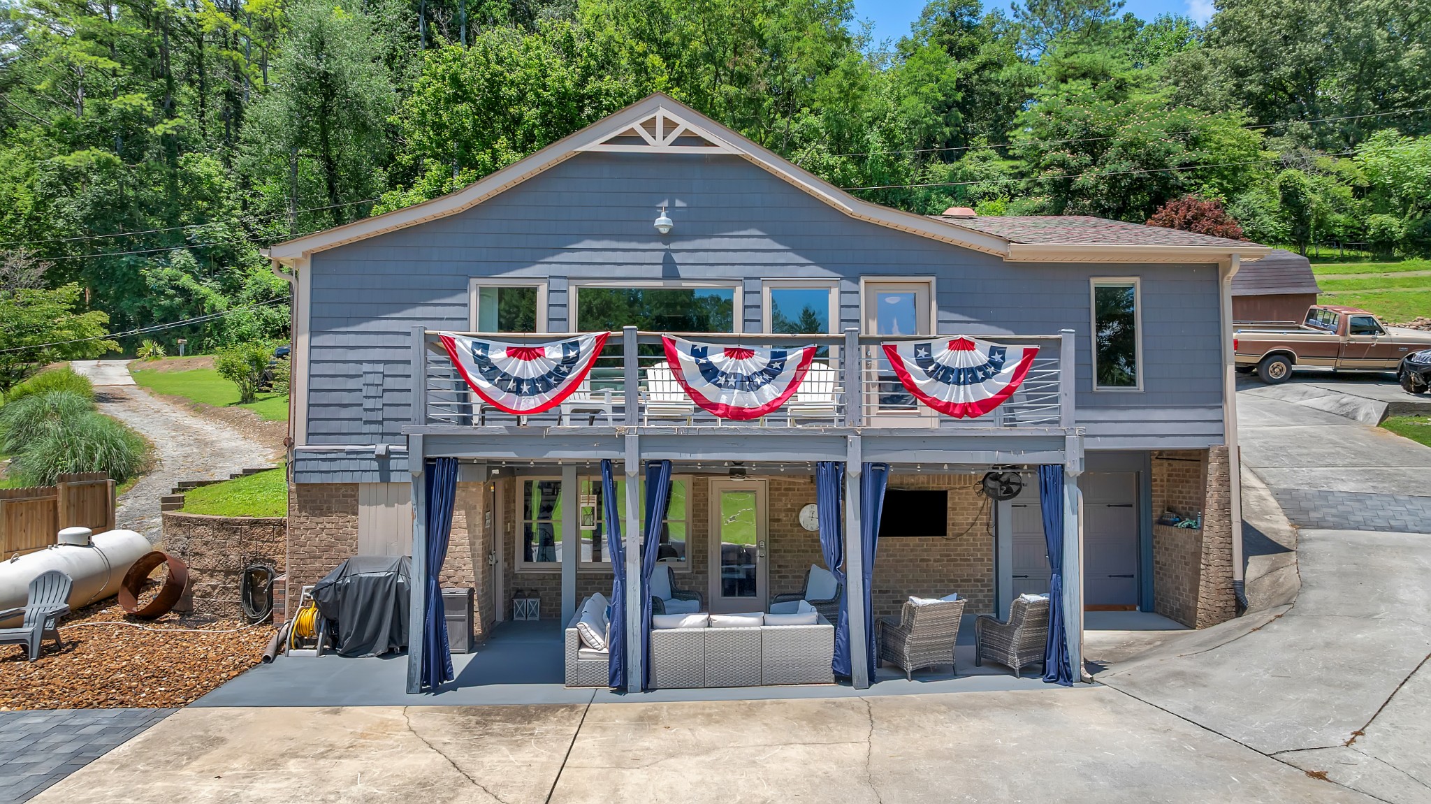 814 Shasteen Hollow Rd