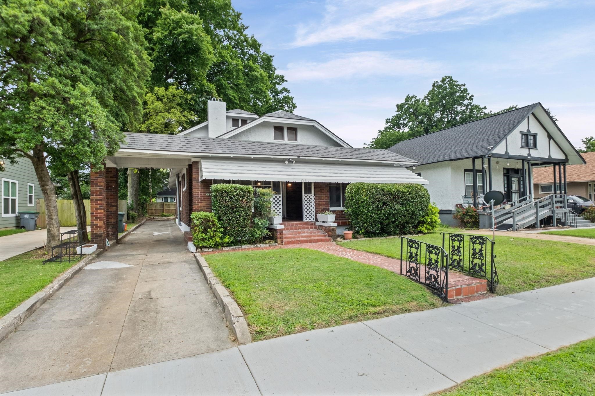 985 FORREST AVE
