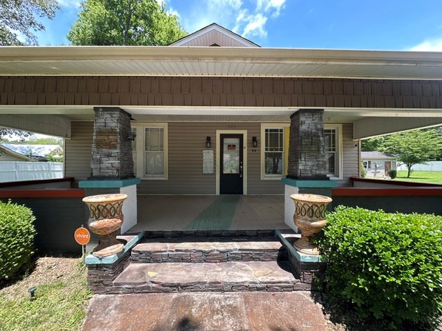 116 W Frazier St