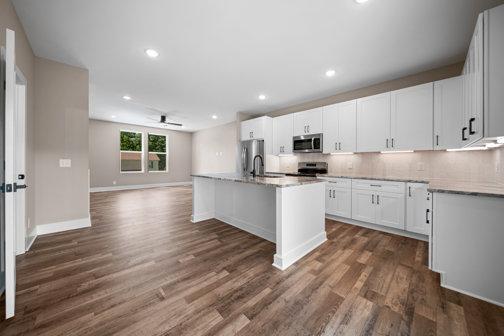 4931 Leesa Ann Ln