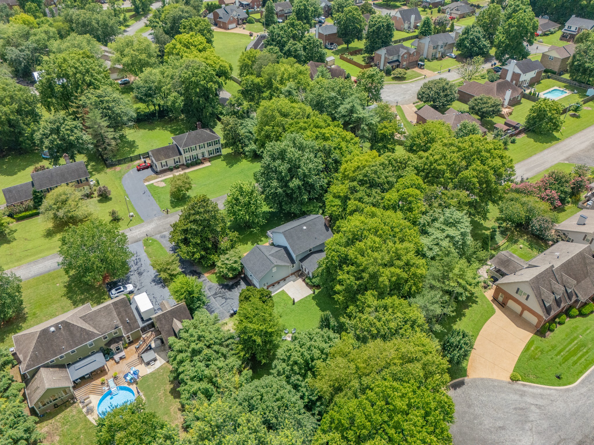 706 Edenburg Dr