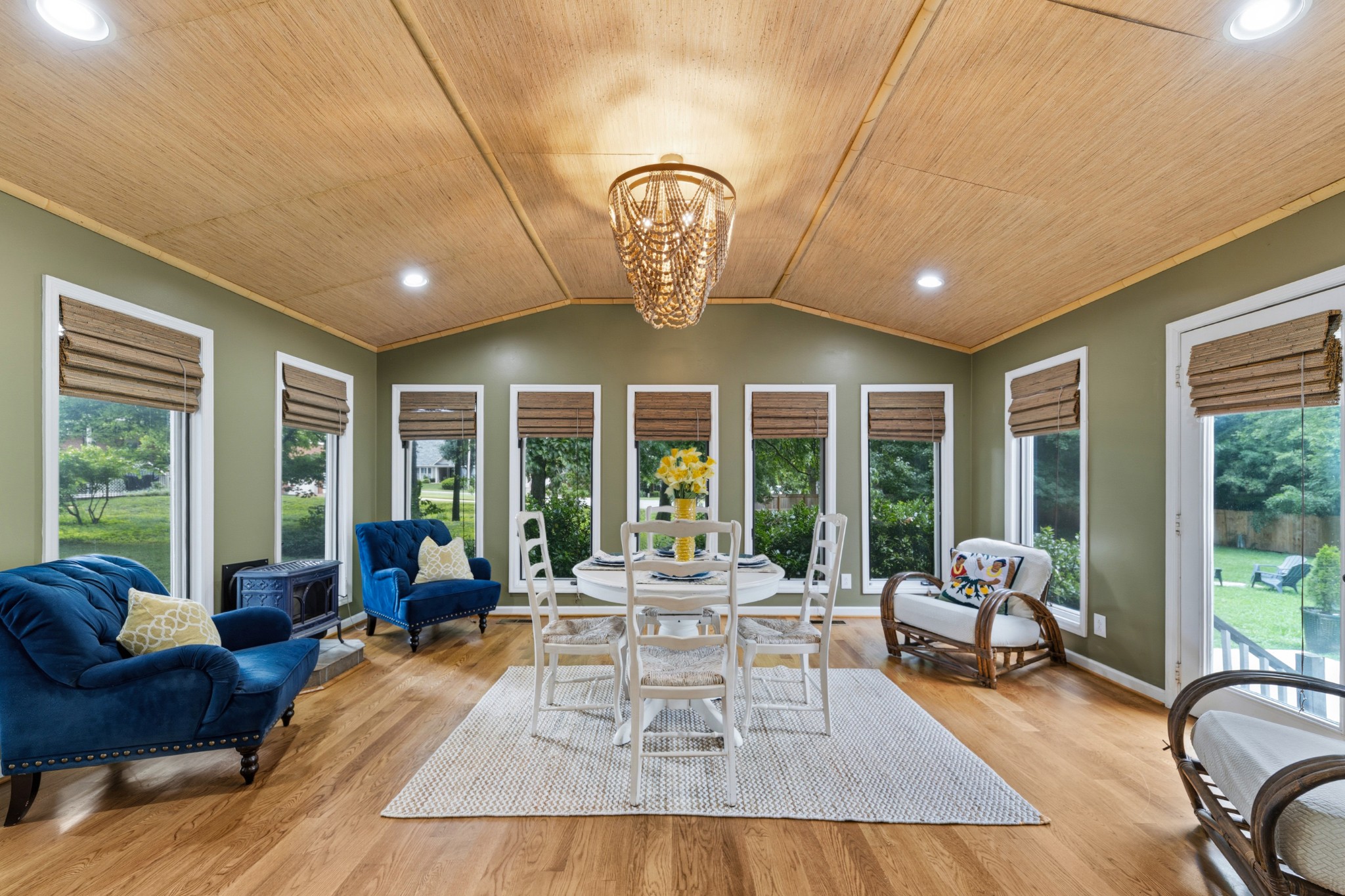 706 Edenburg Dr