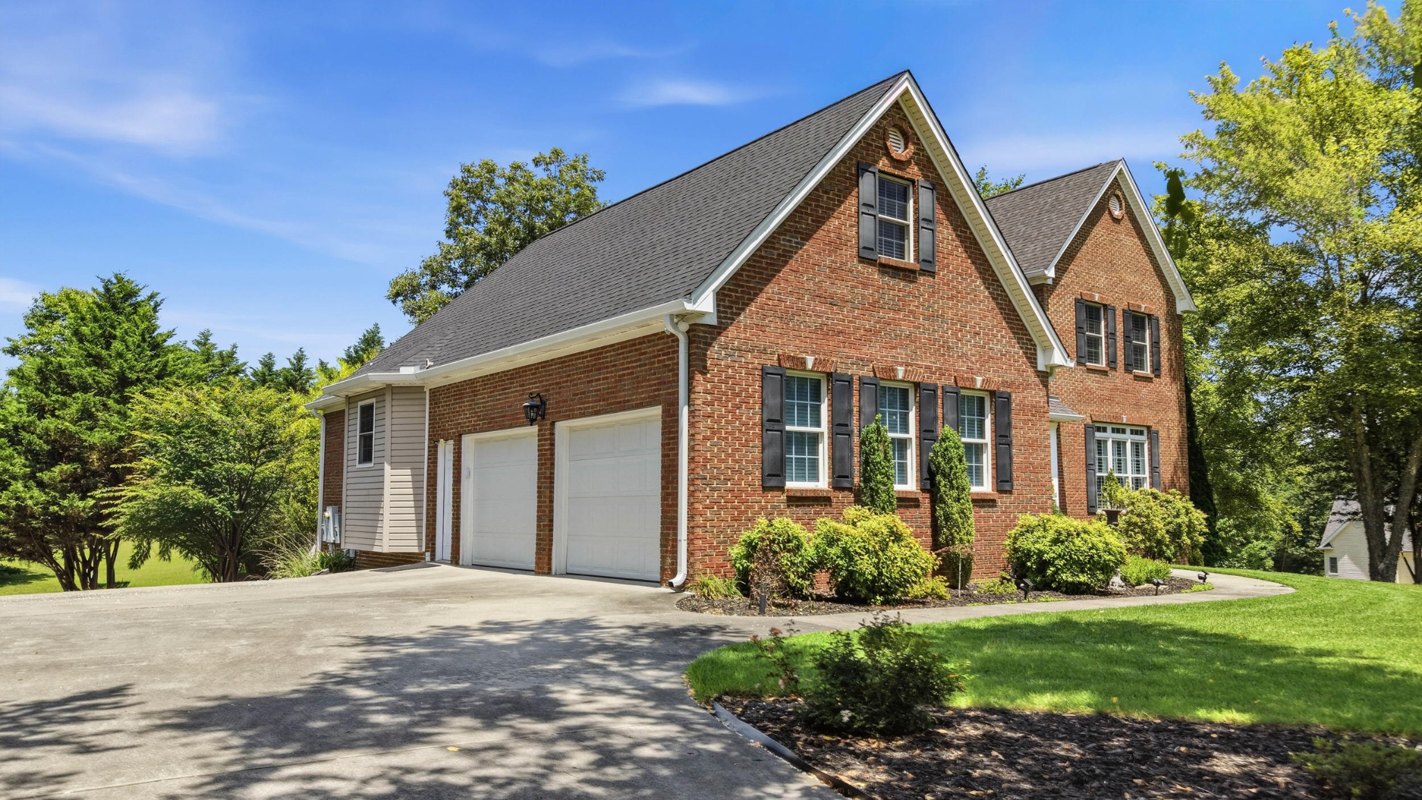 227 English Oaks Drive, NE