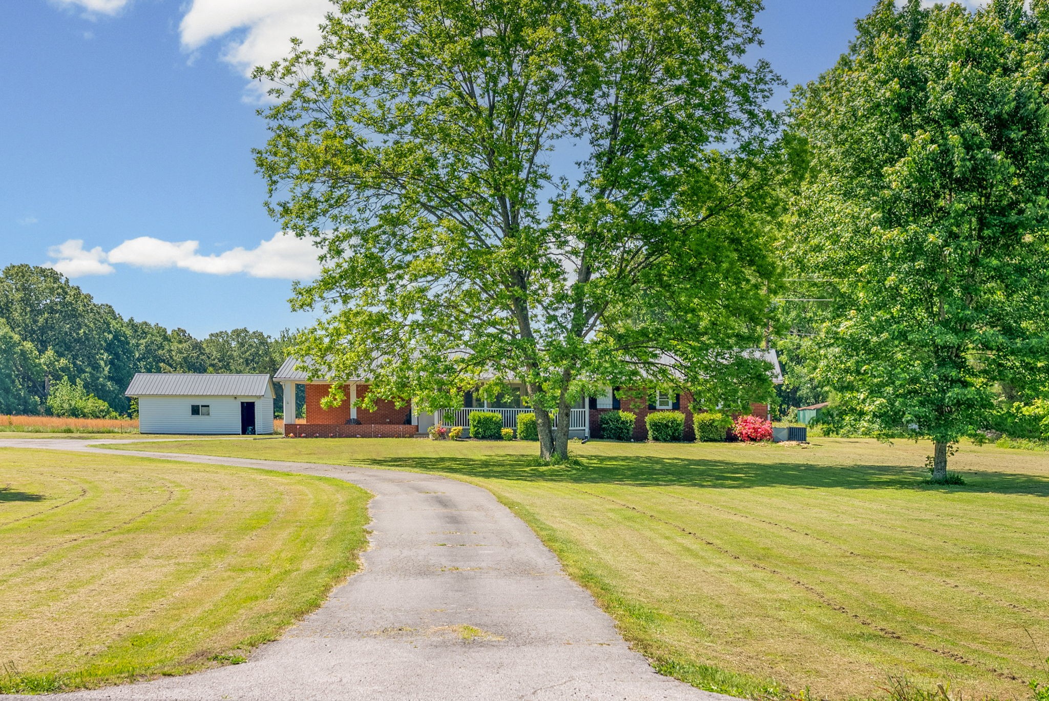3824 Oakwood Rd
