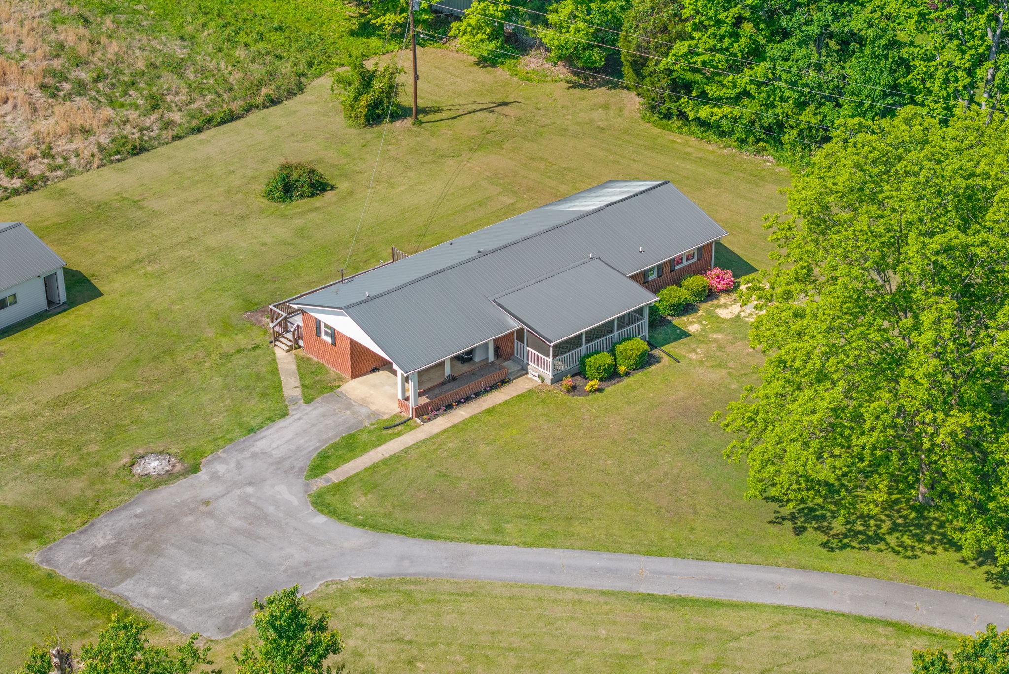 3824 Oakwood Rd
