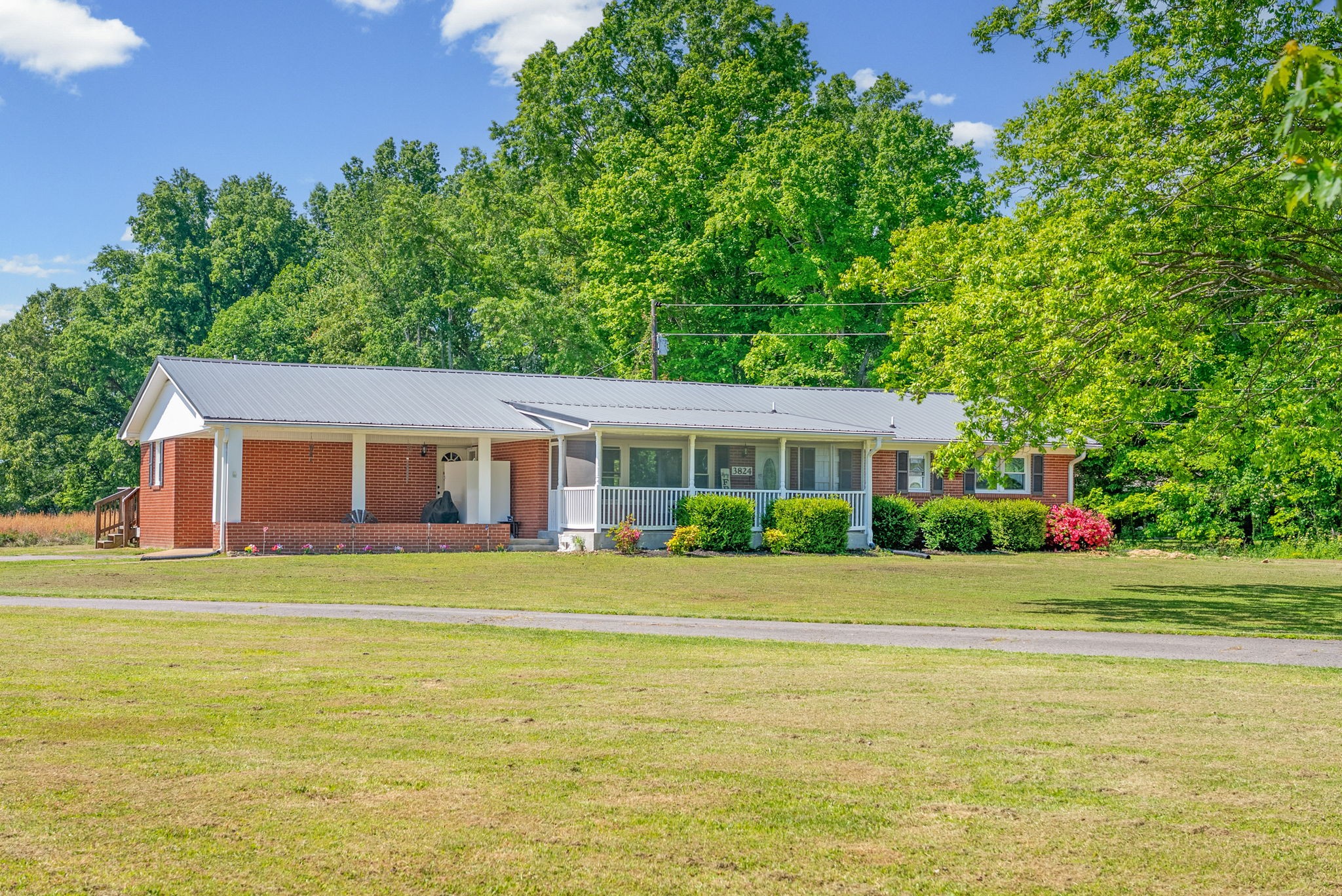 3824 Oakwood Rd