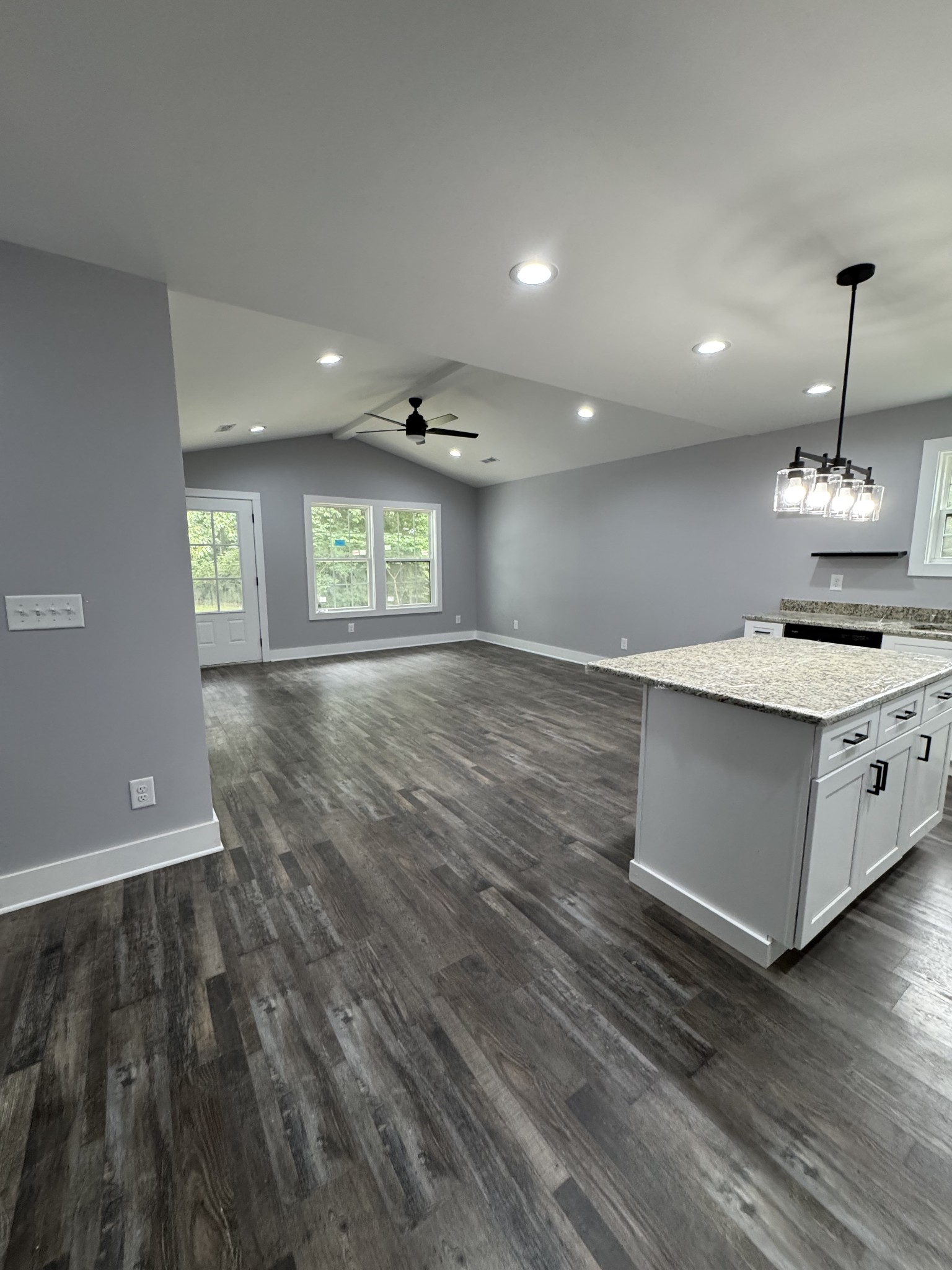 296 Hillview Dr