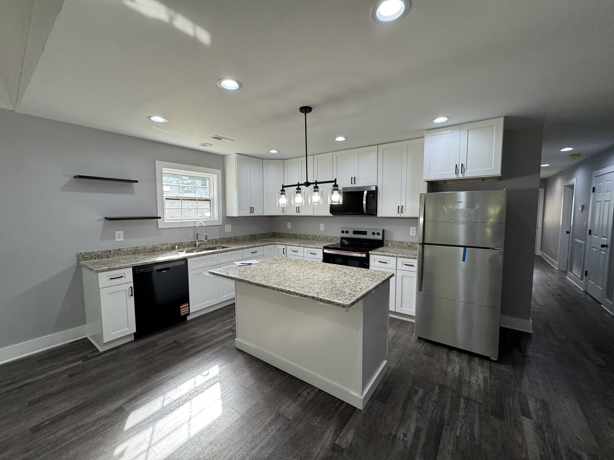296 Hillview Dr
