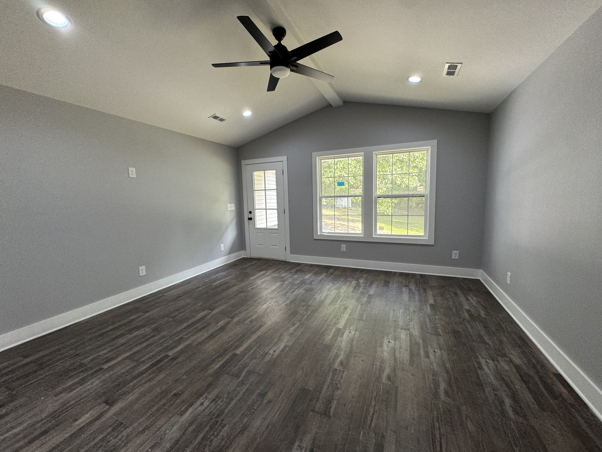 296 Hillview Dr