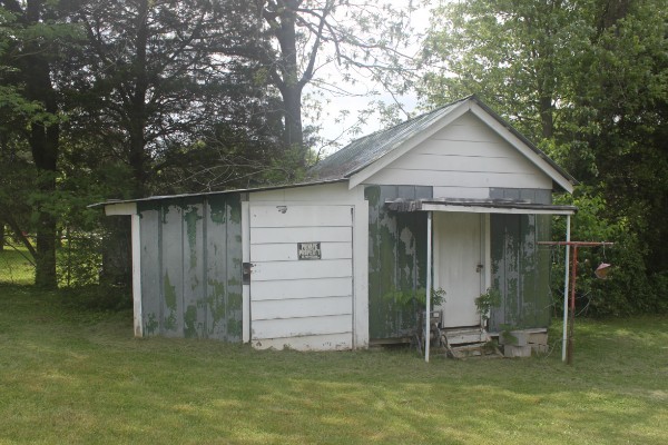208 Bate Ave