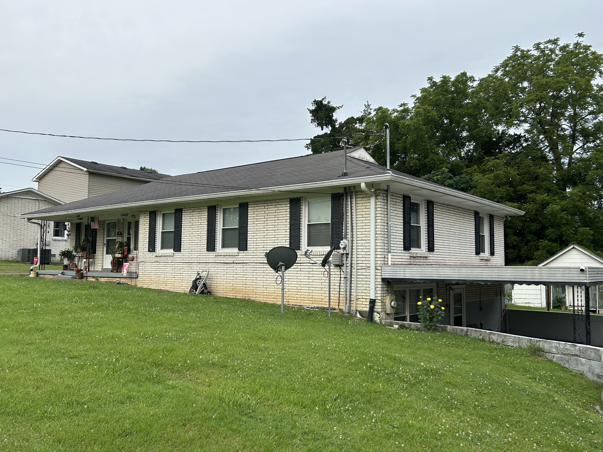 208 Bate Ave