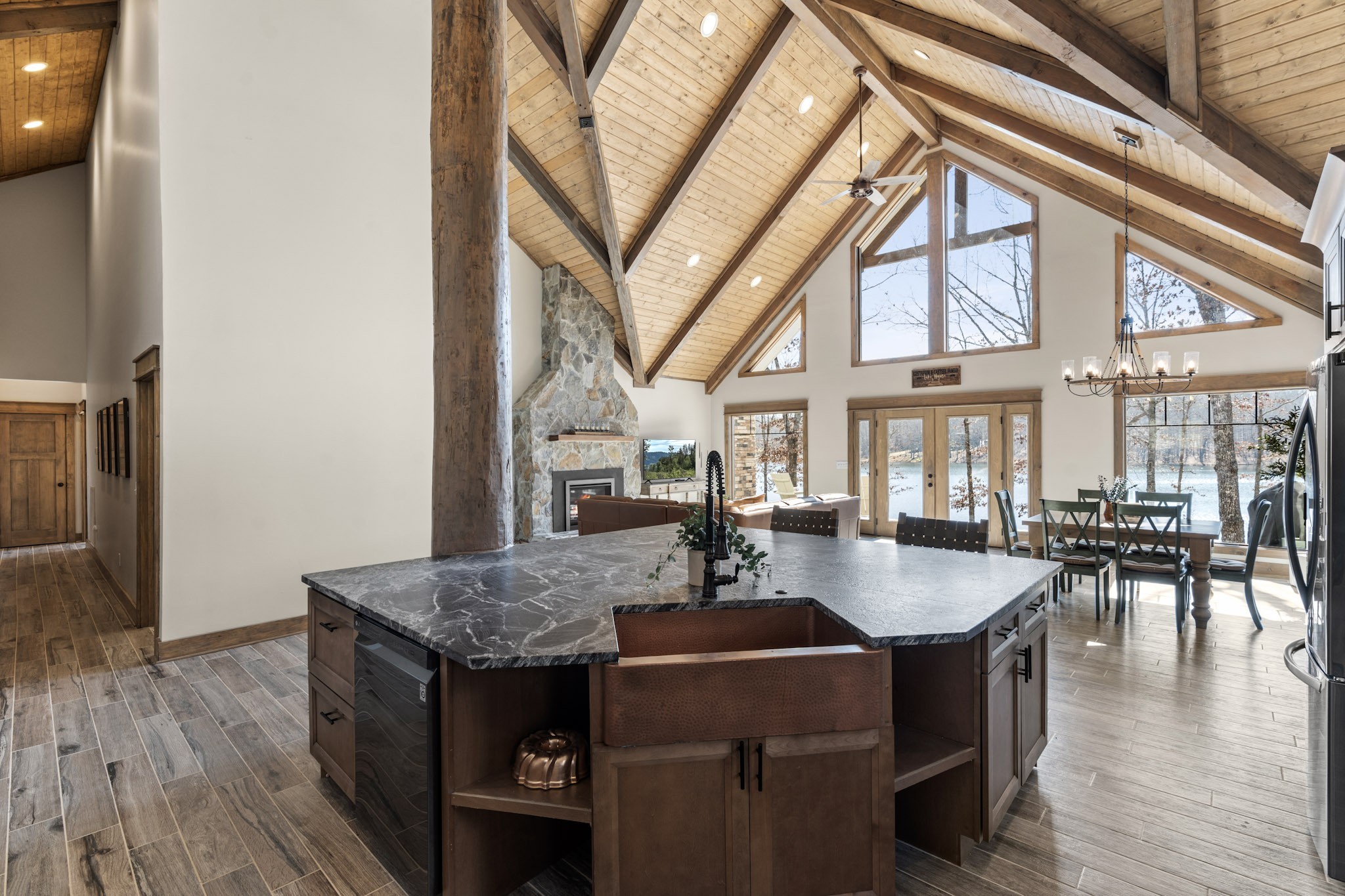 722 Hemlock Ln
