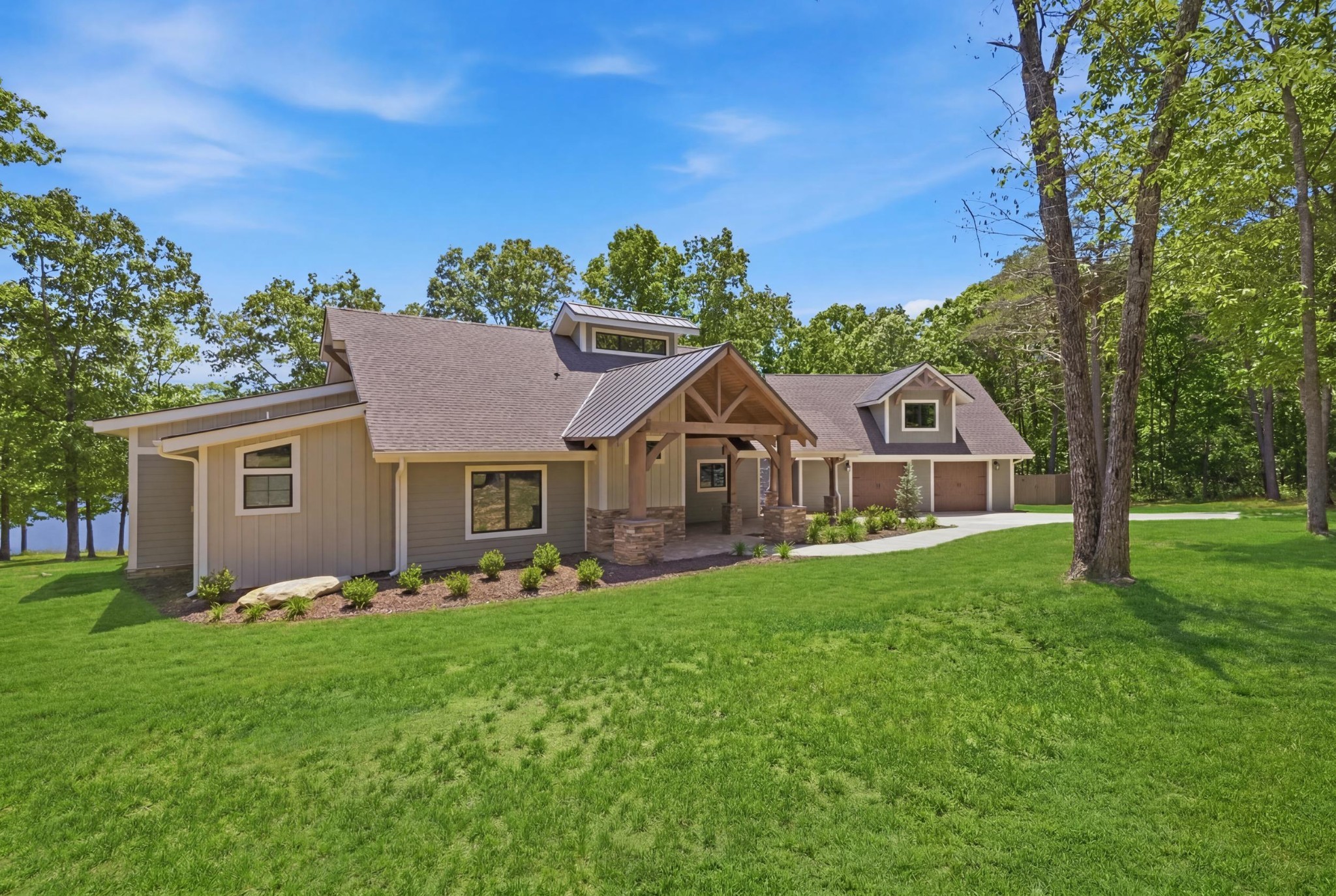 722 Hemlock Ln