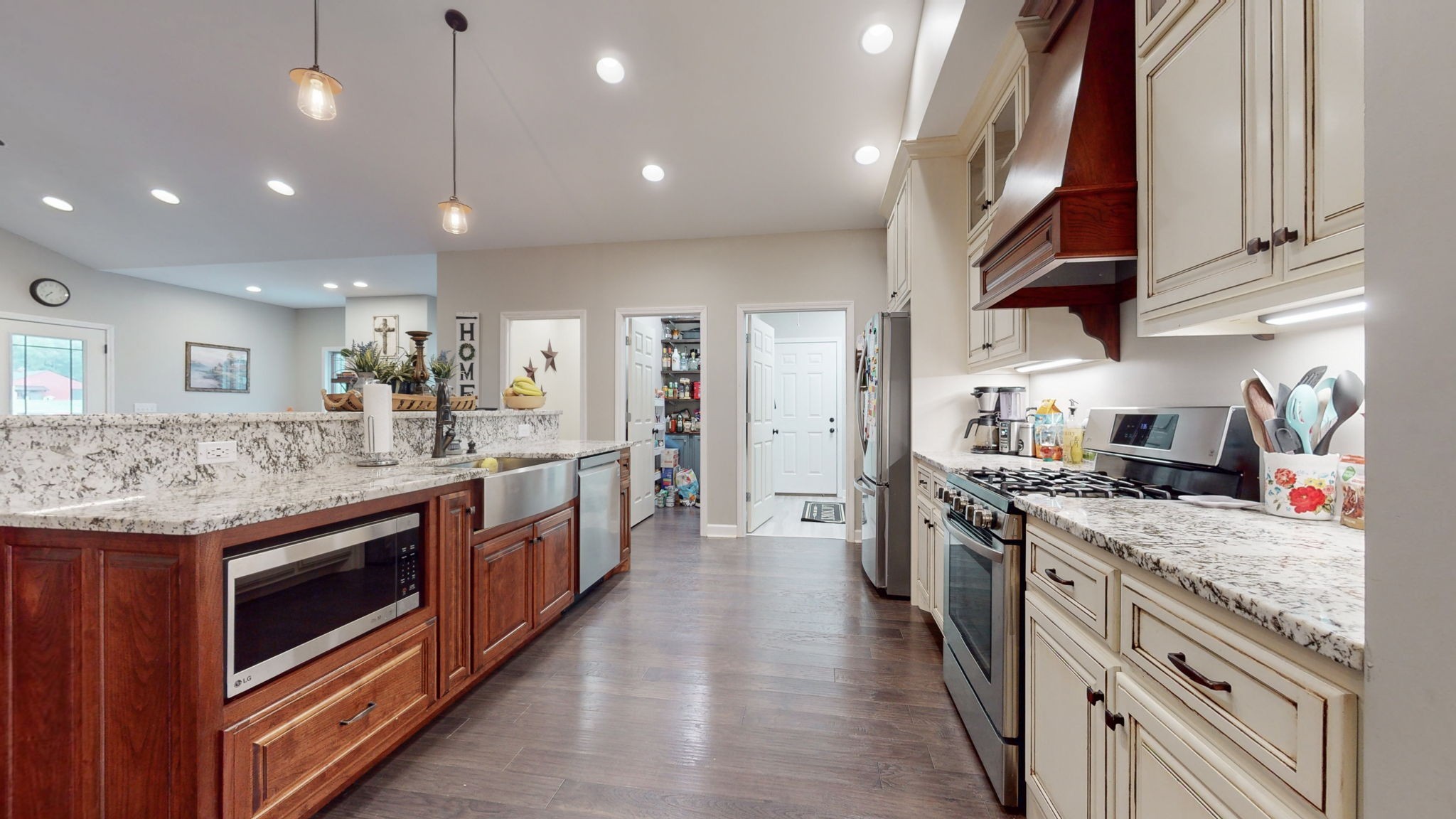 1318 Old Seminary Rd