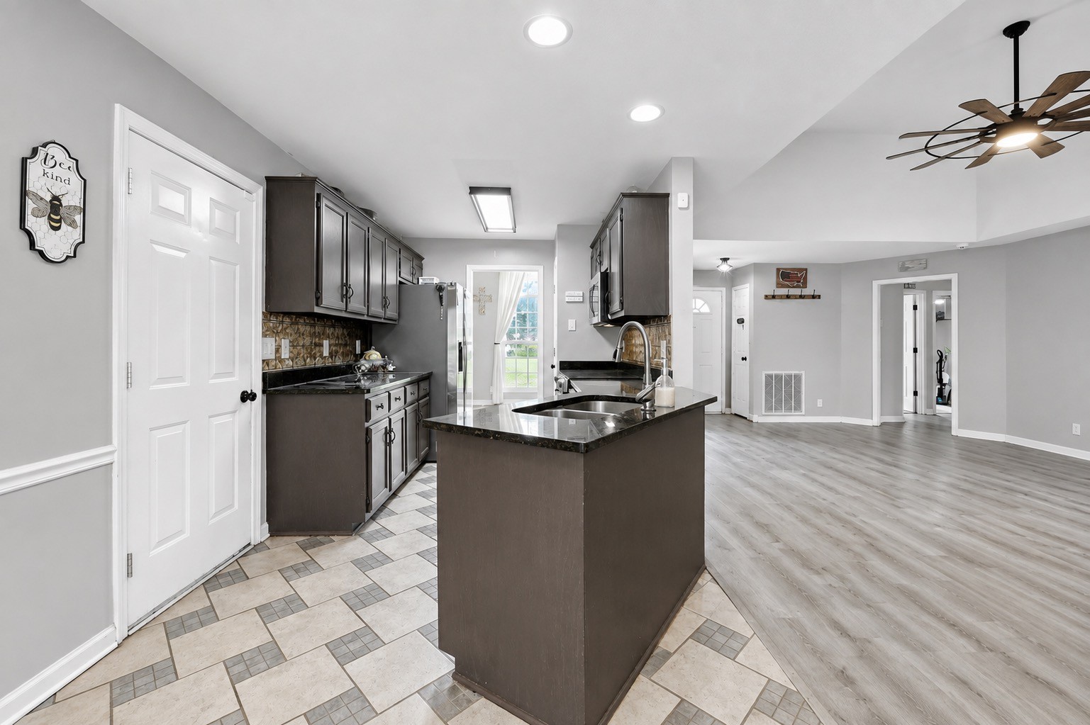 3142 Whitetail Dr