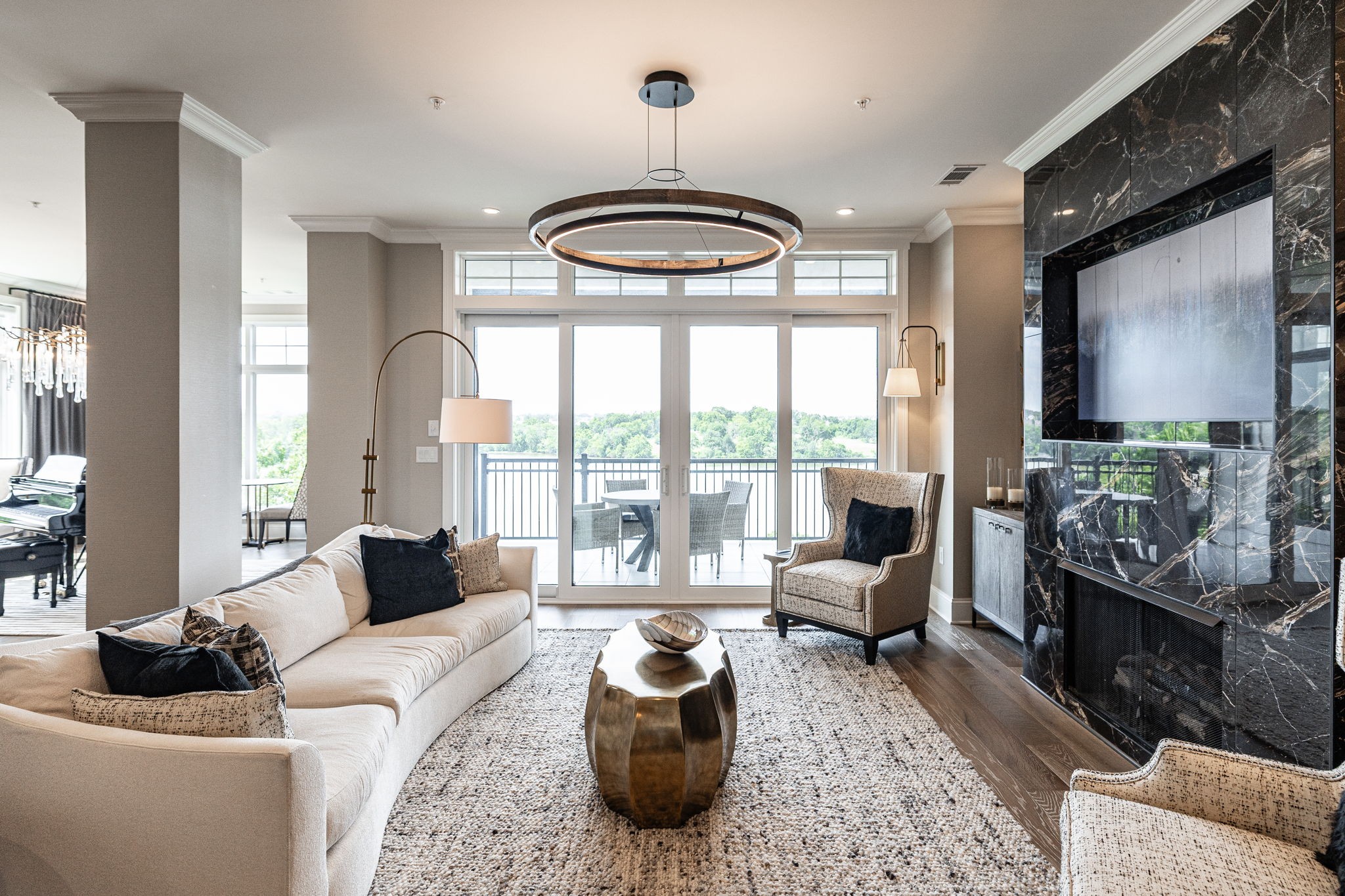1024 Club View Drive