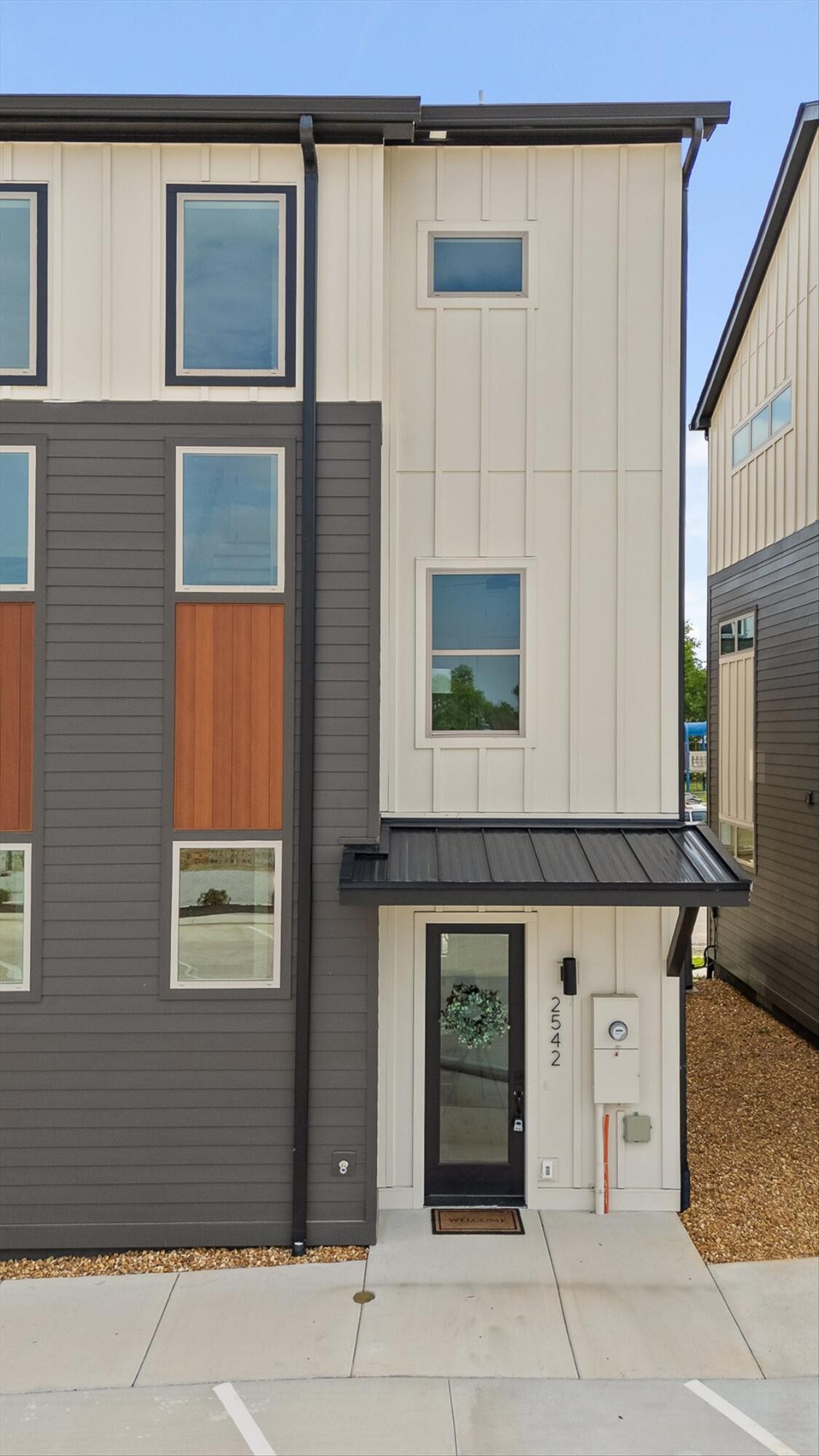2550 E 18th Street