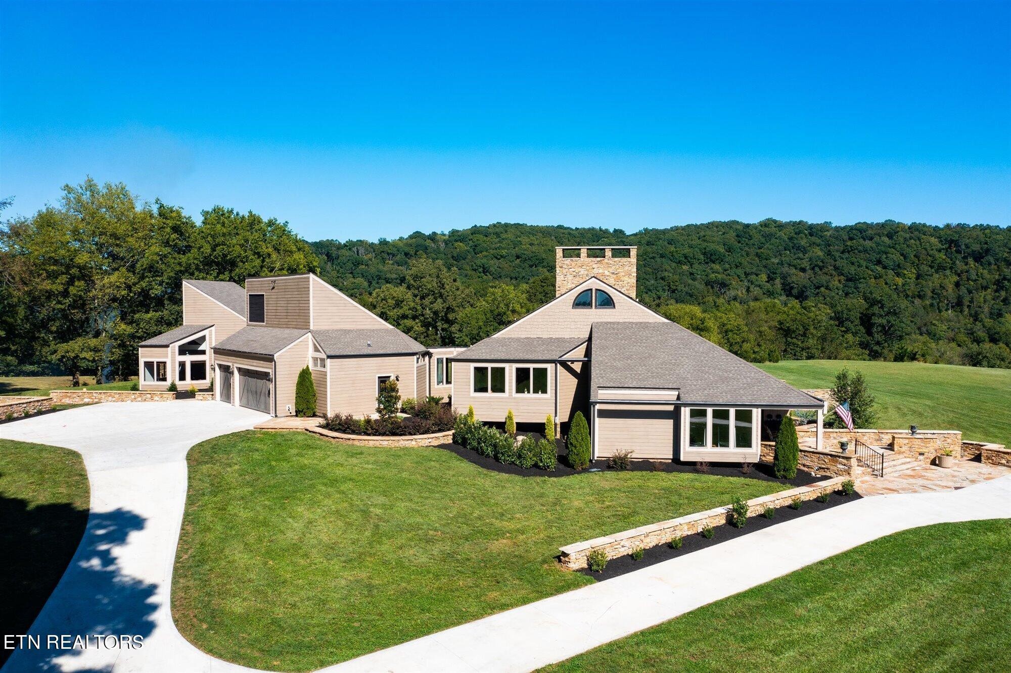651 Cliff Top Rd